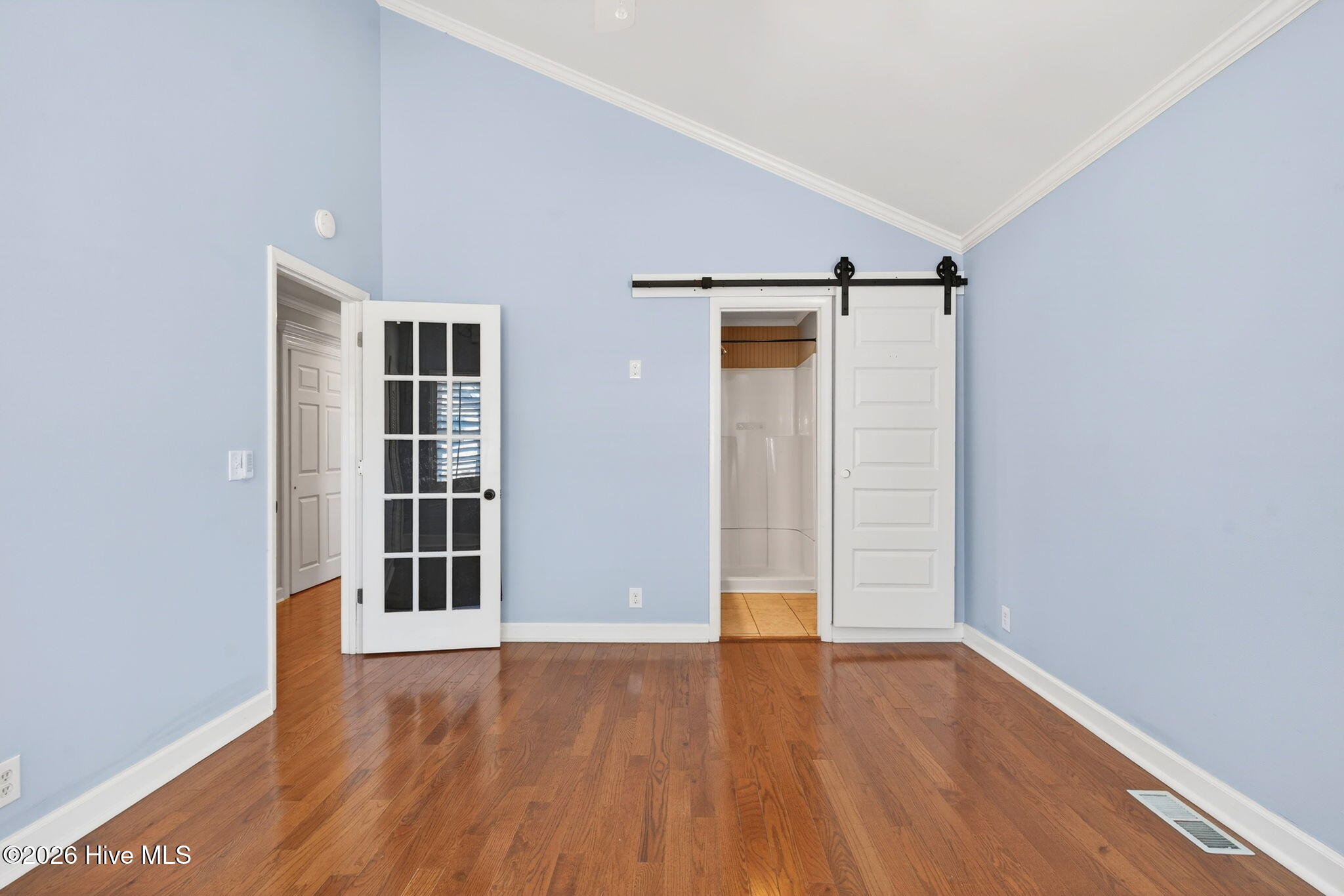 100558194 | Photo 21