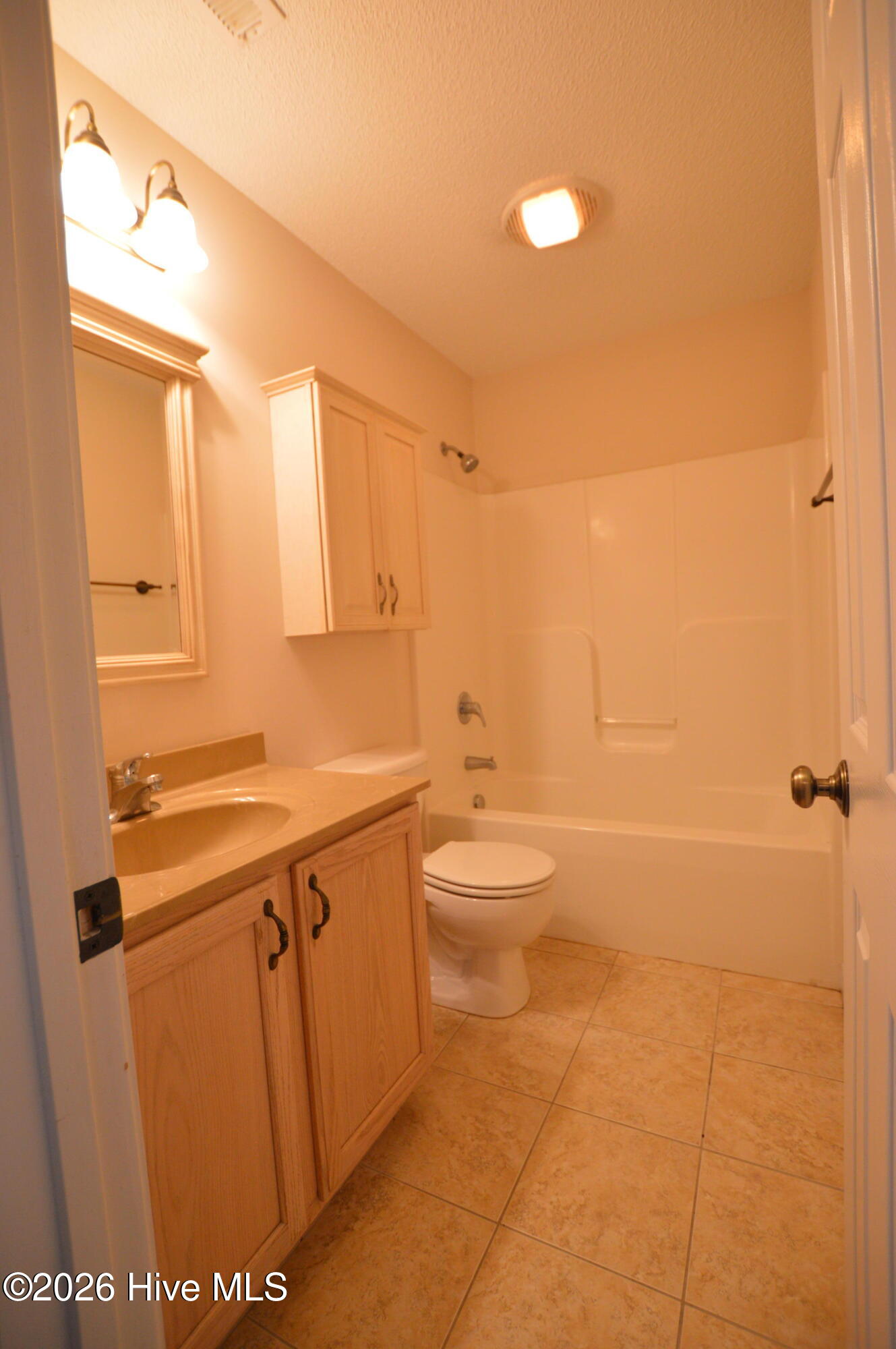 100565813 | Photo 28