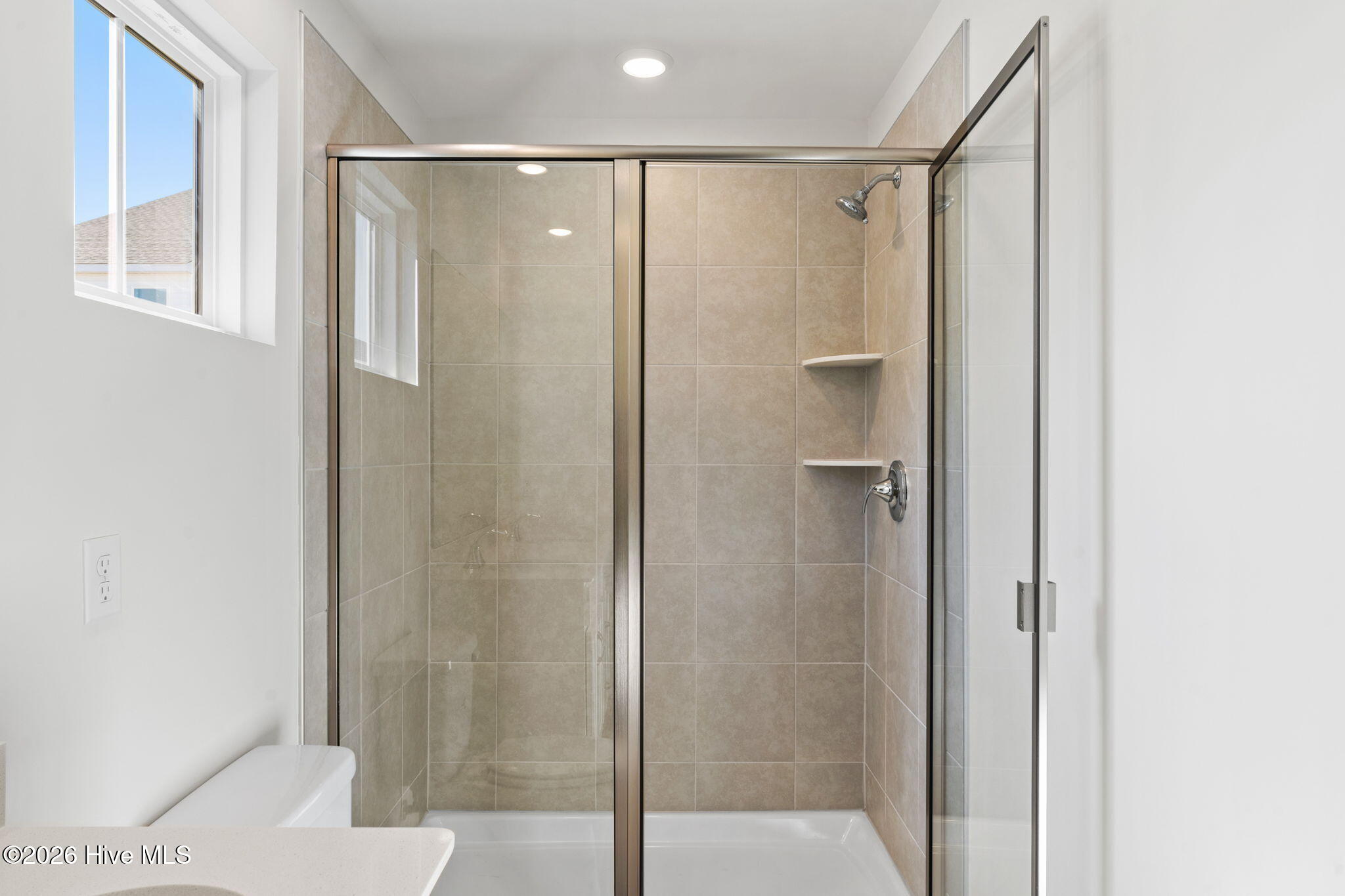 100553228 | Photo 26