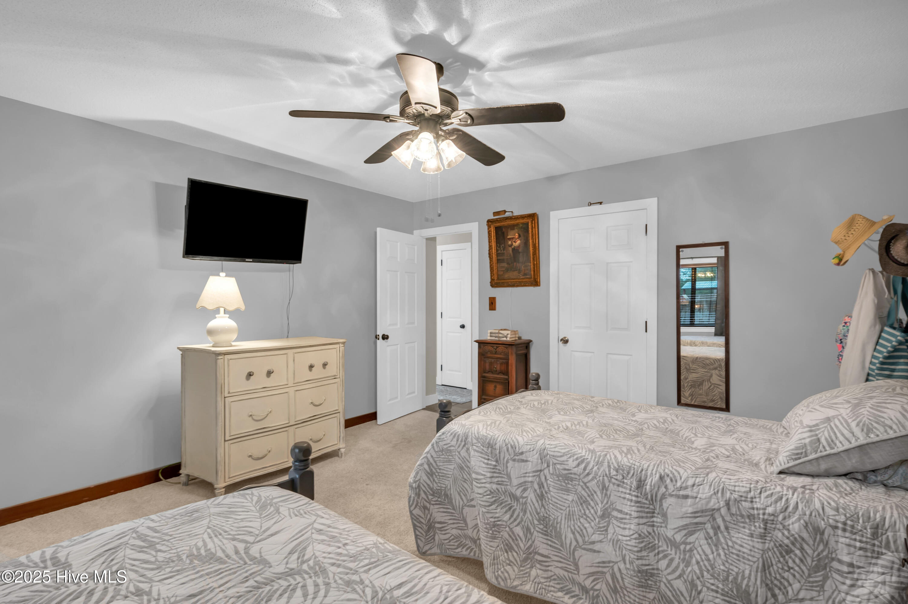 100546330 | Photo 18