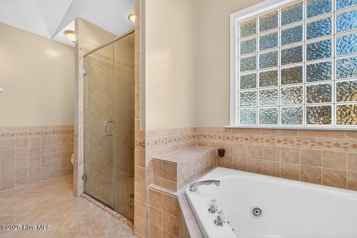 100560013 | Photo 22