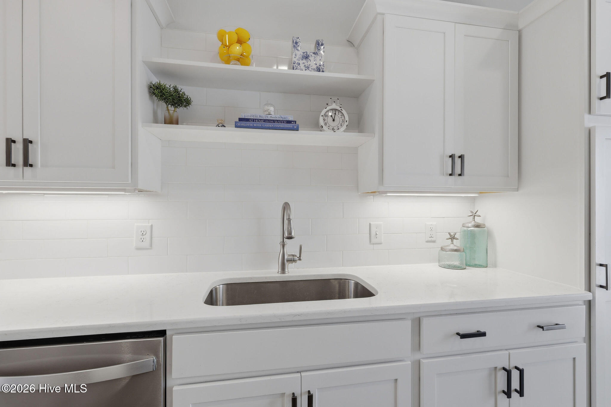 100561271 | Photo 12