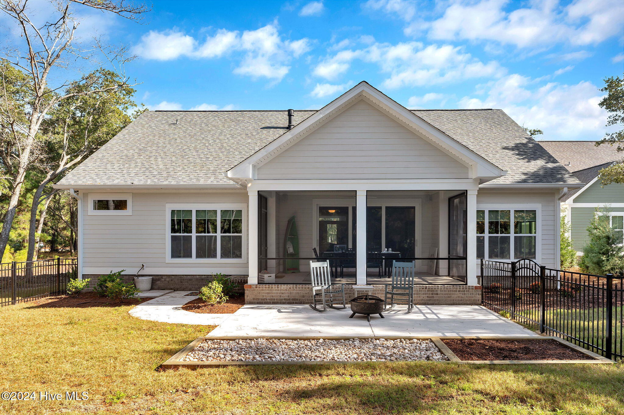 100478916 | Photo 11