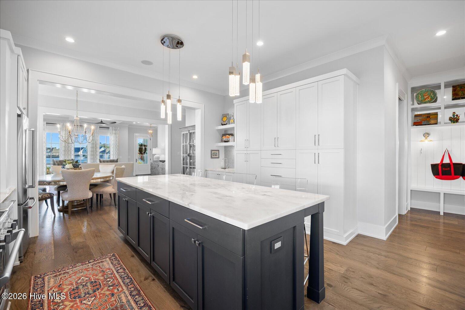 100550299 | Photo 11