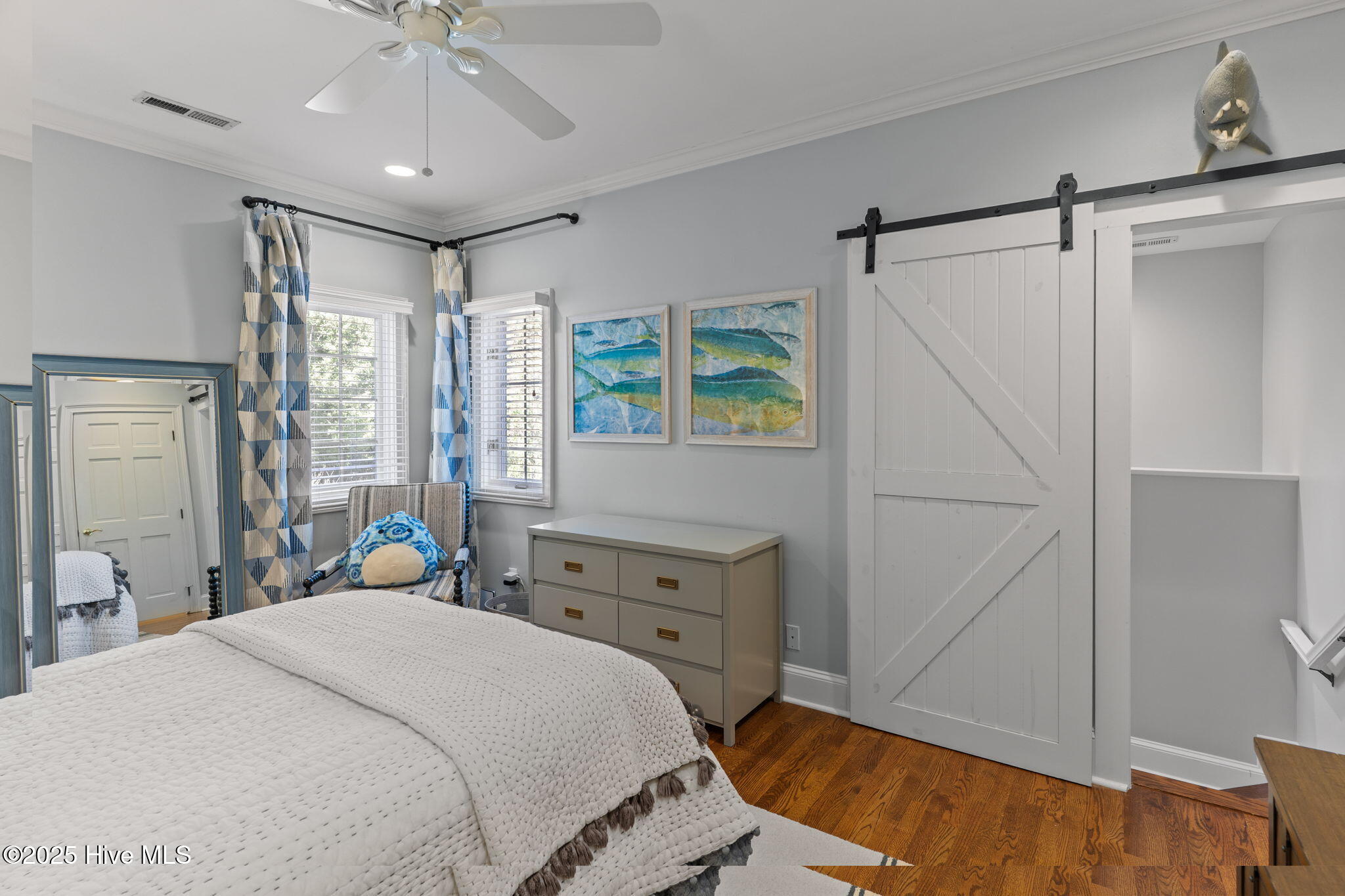 100537269 | Photo 59