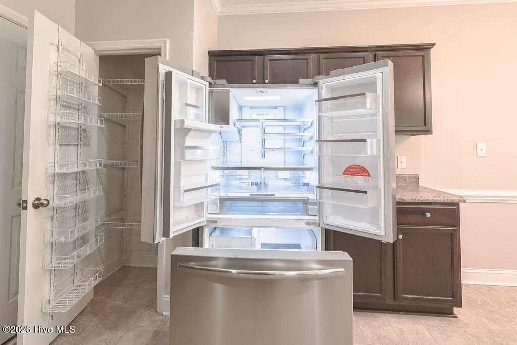 100548131 | Photo 18