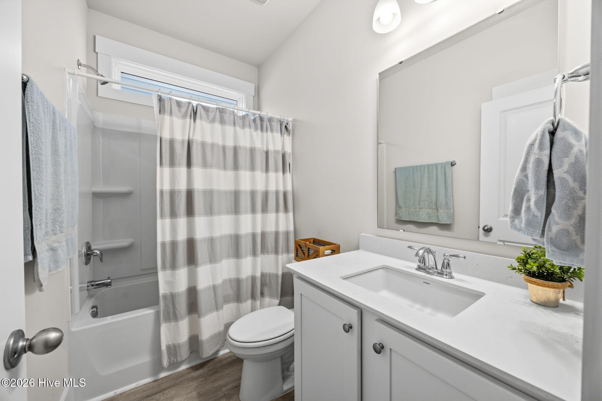 100557752 | Photo 26