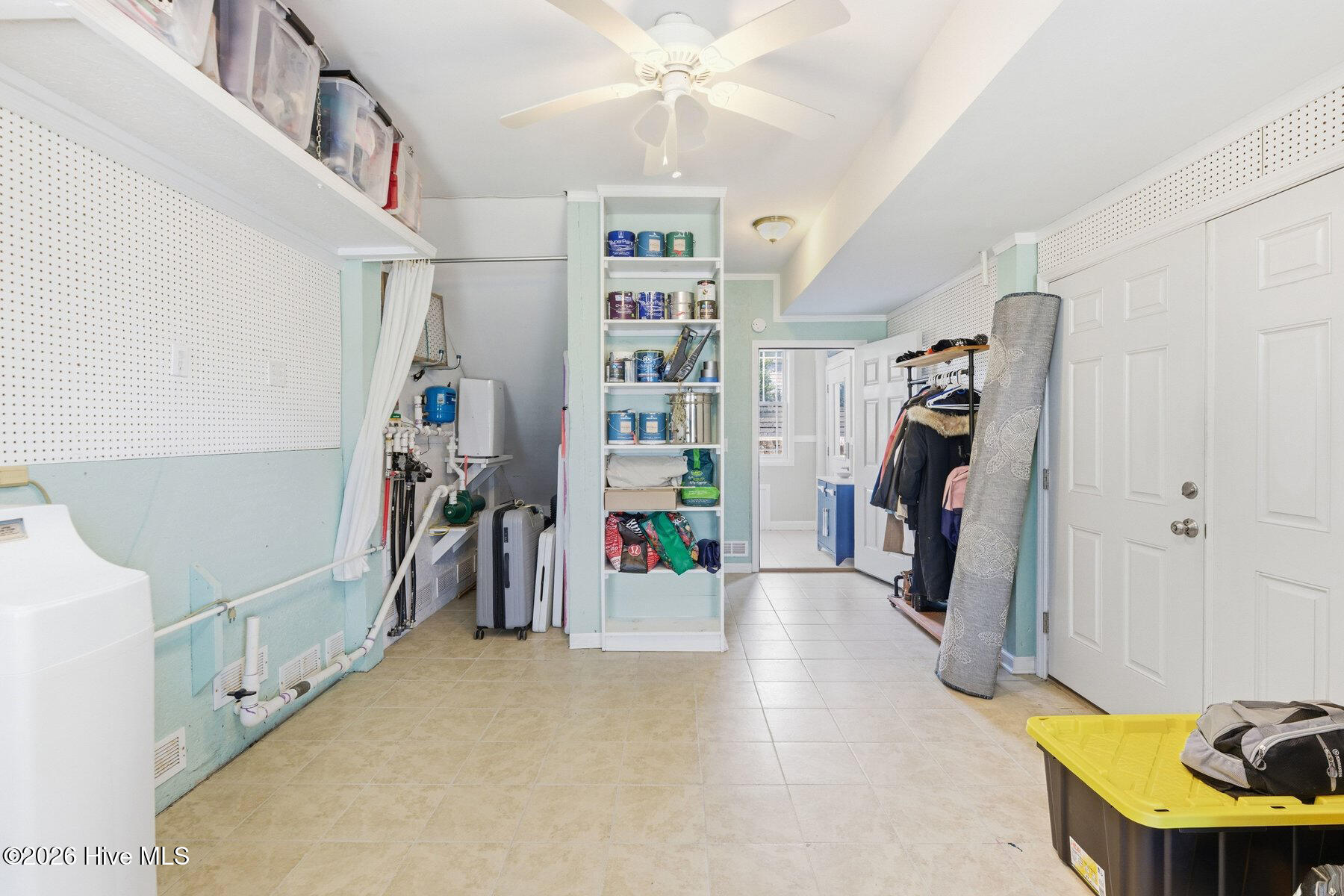 100566384 | Photo 37