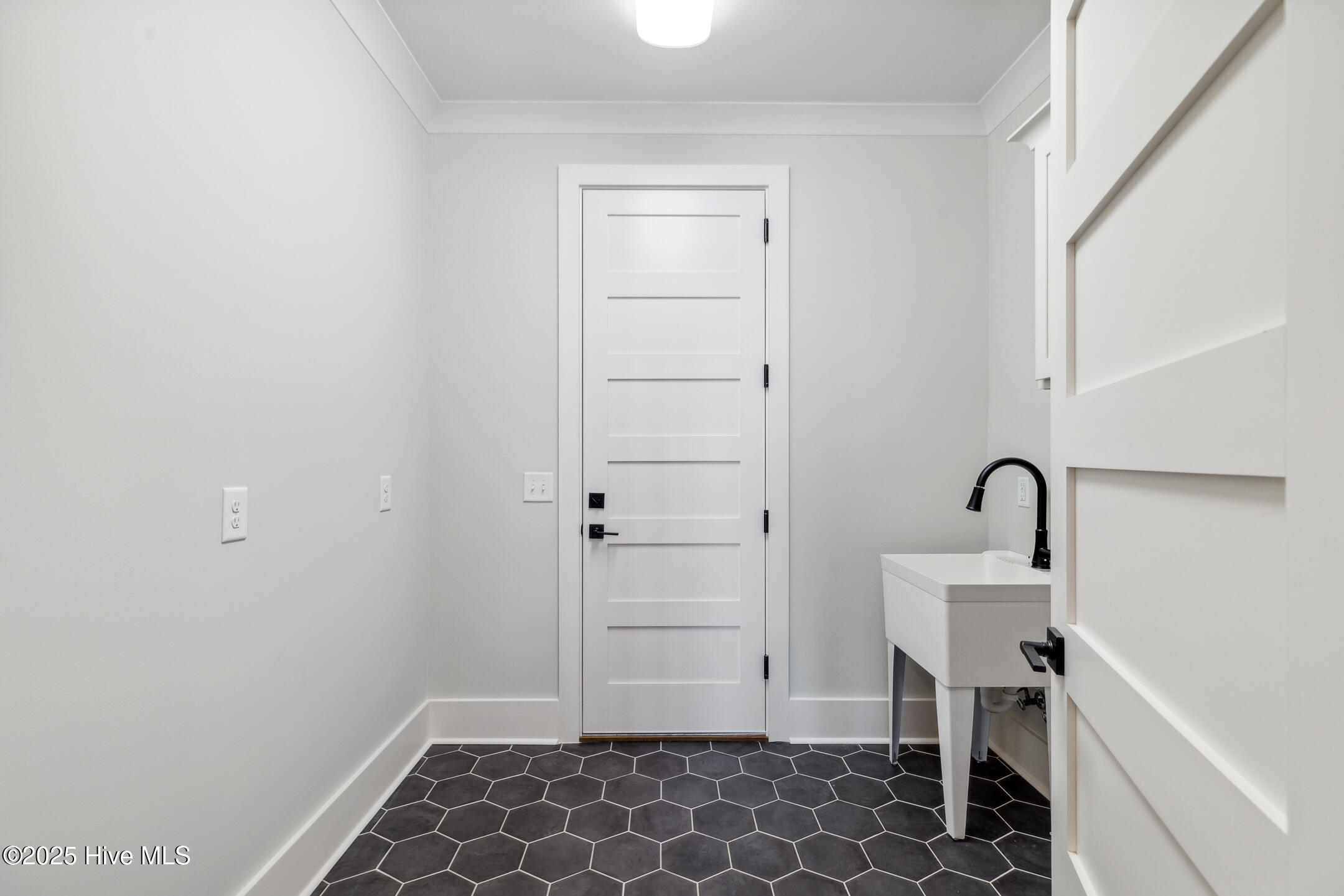 100461244 | Photo 73