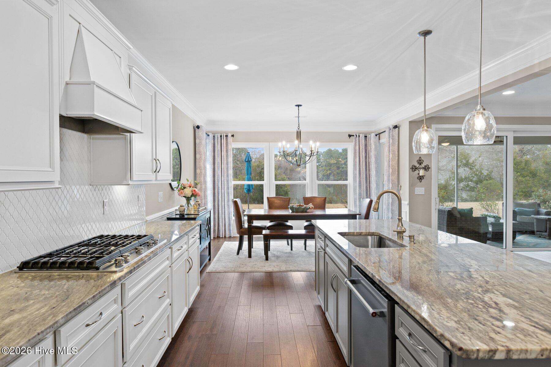 100551985 | Photo 17