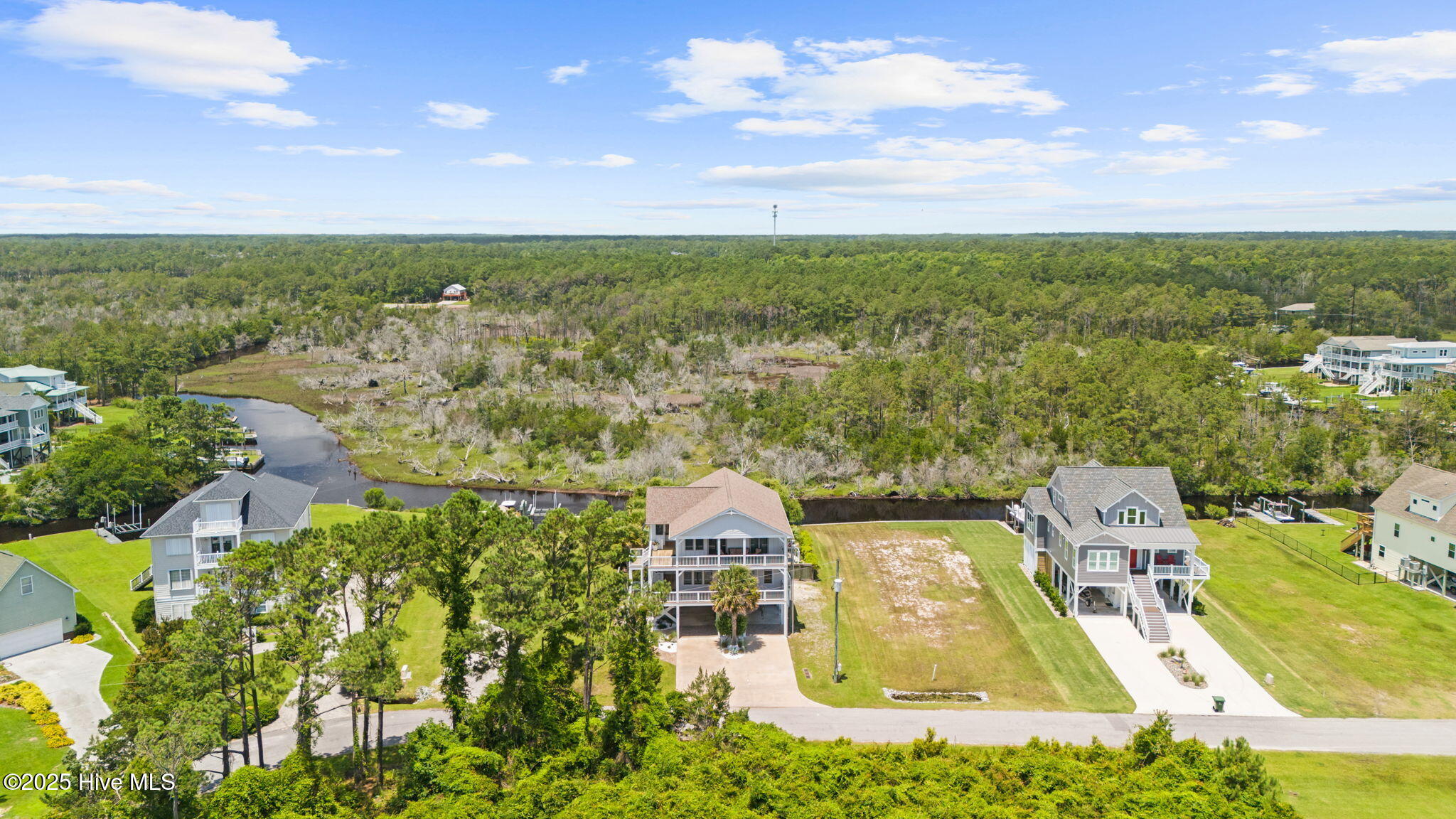 100514865 | Photo 71