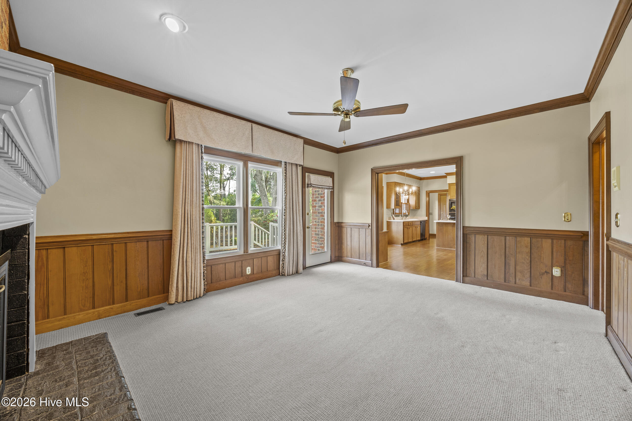 100560704 | Photo 19