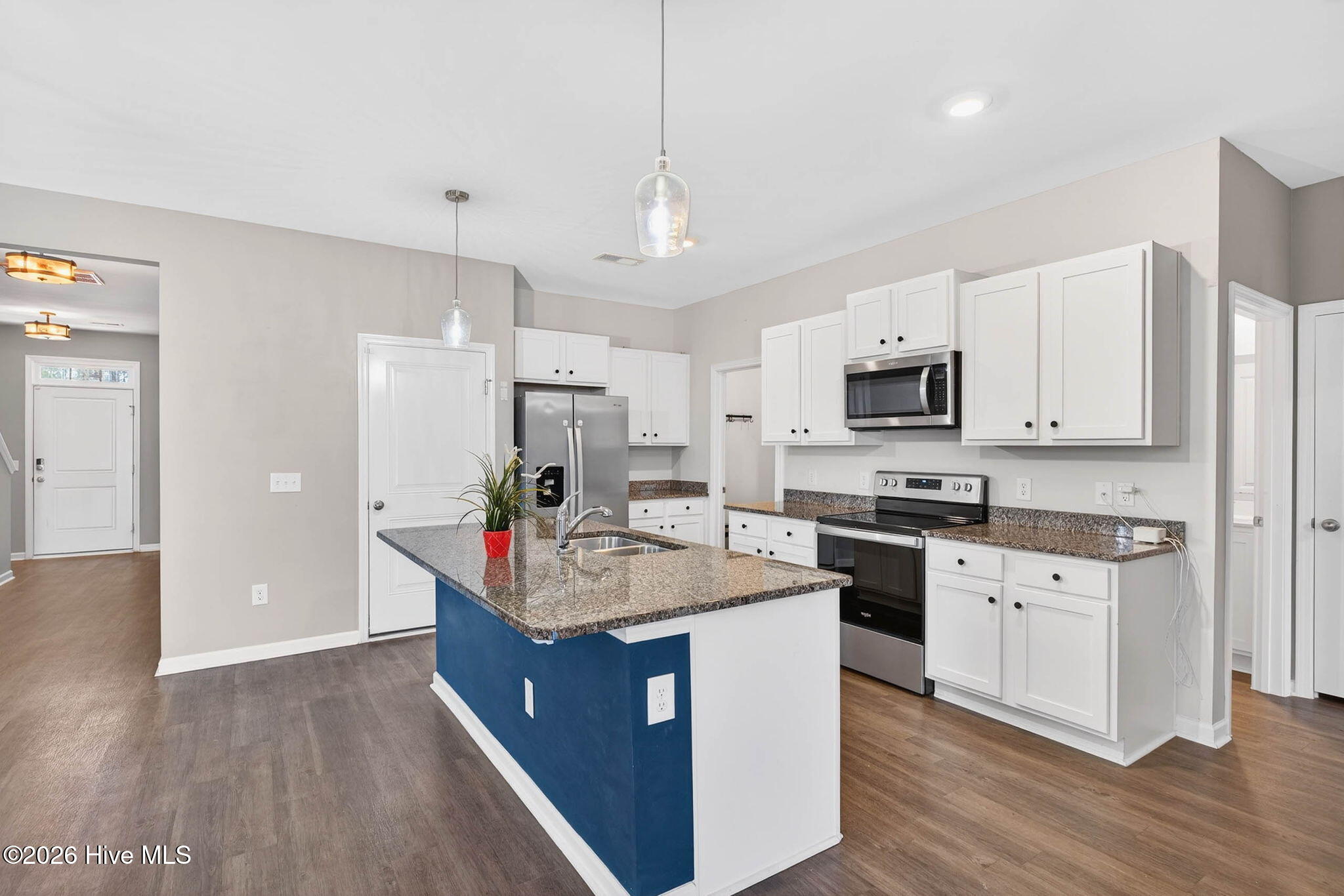 100564193 | Photo 17