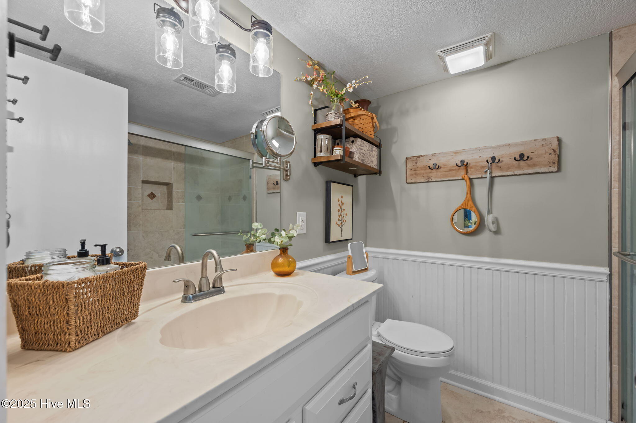 100538114 | Photo 29