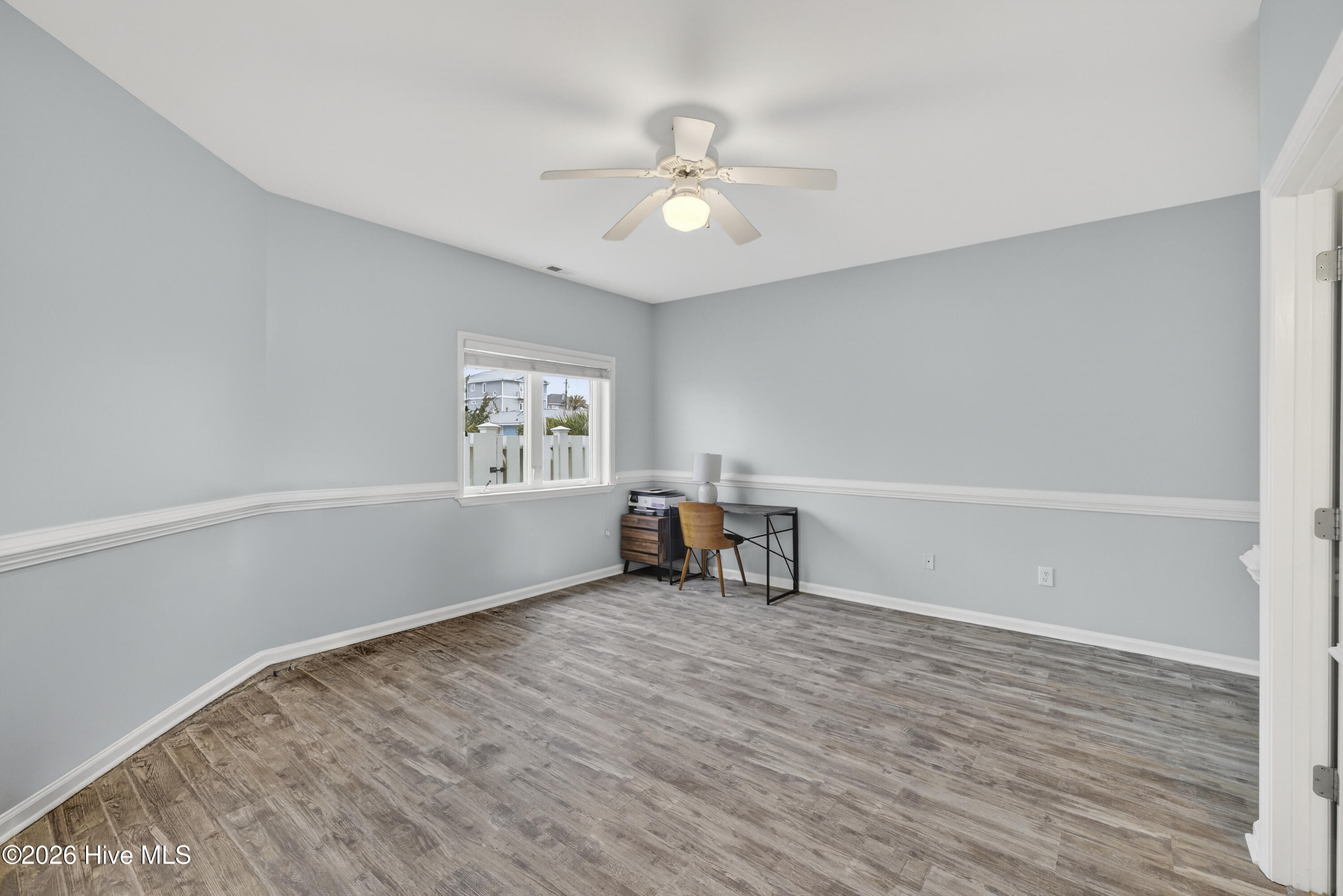 100561786 | Photo 29