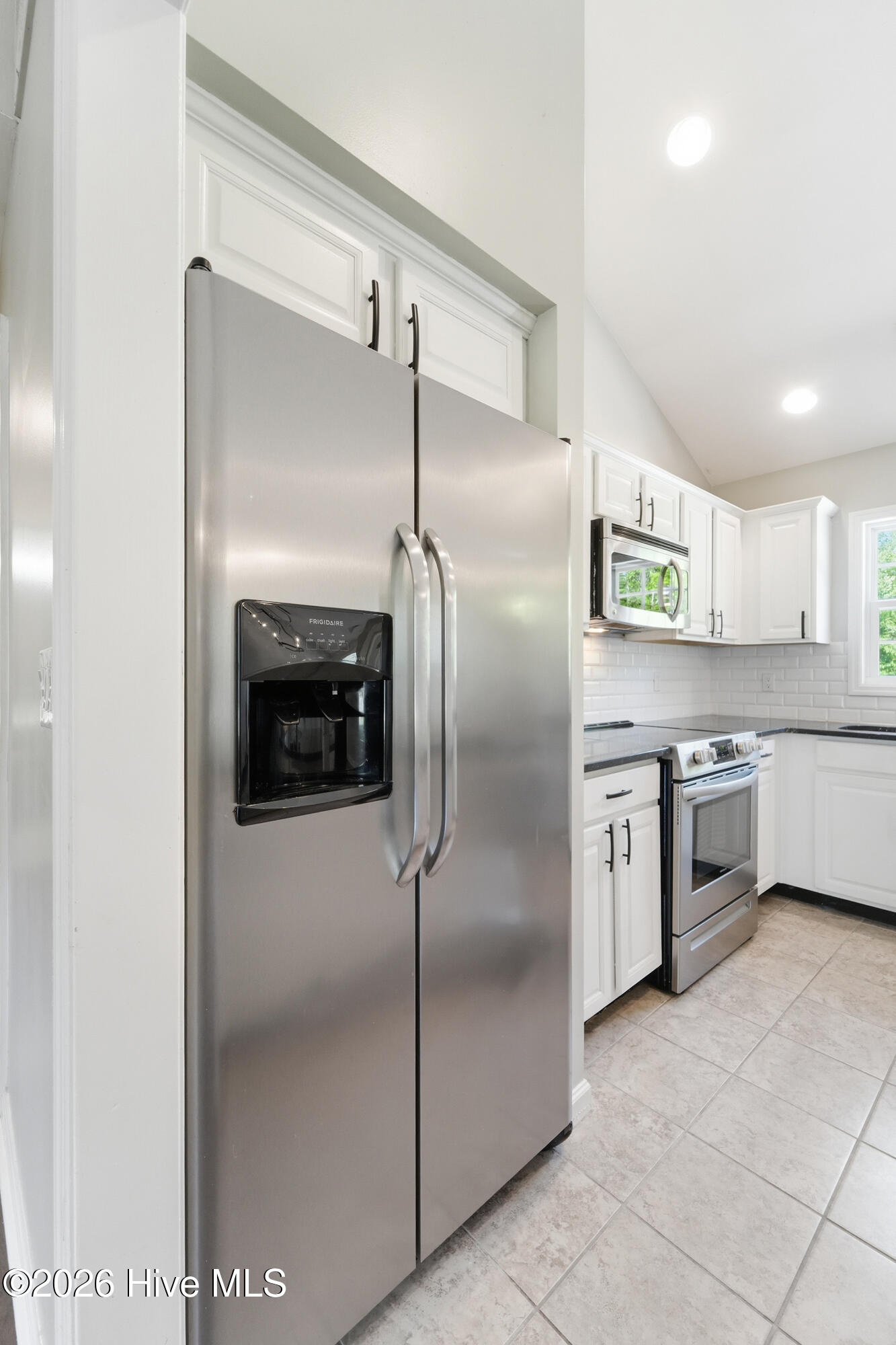 100568170 | Photo 17