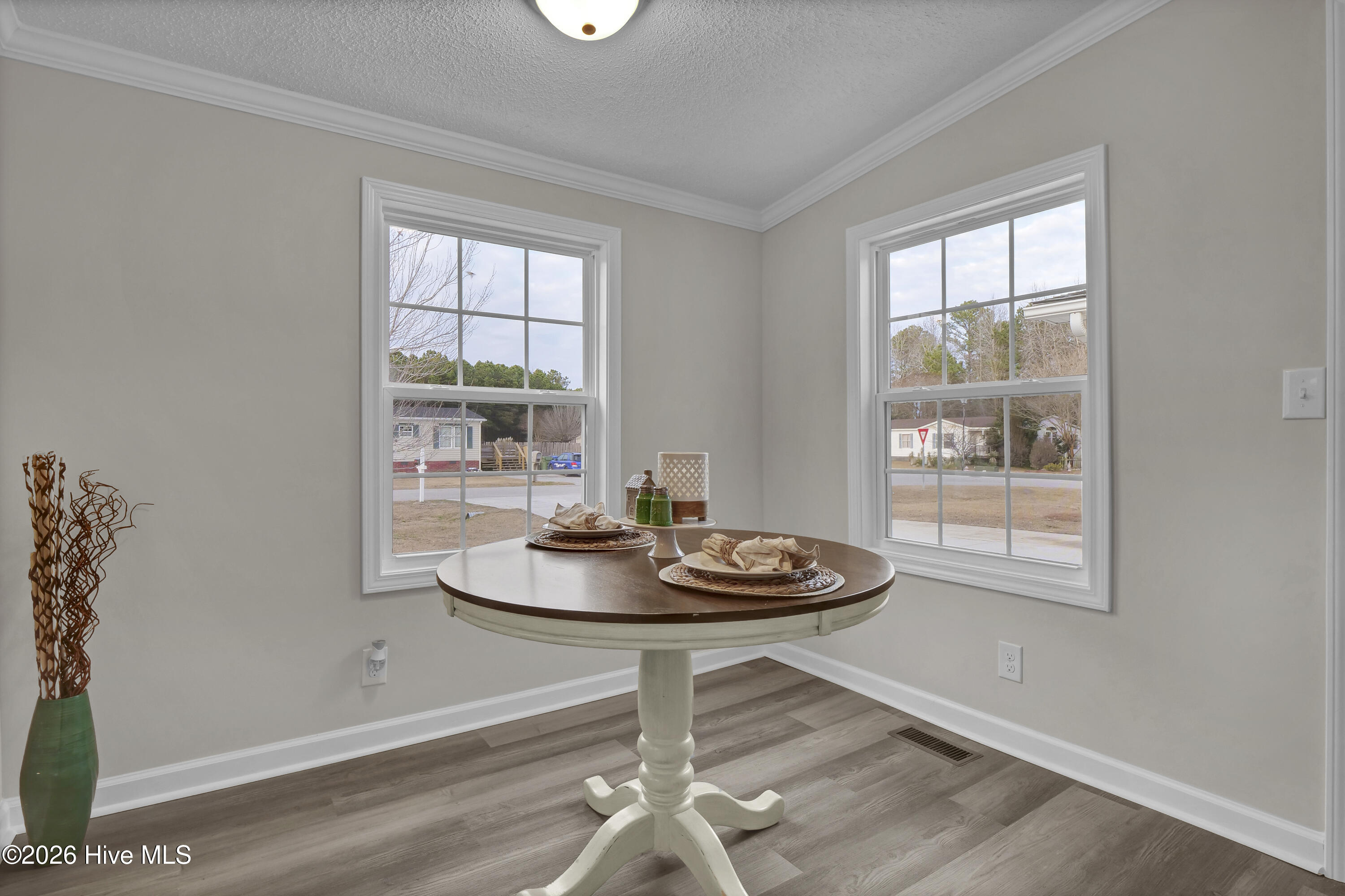 100550889 | Photo 10