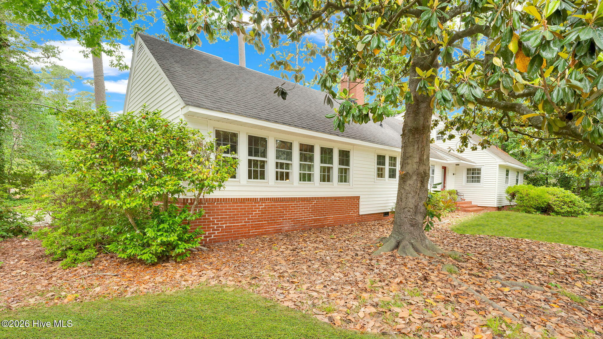 6-web-or-mls-1902 Sherwood Drive-6