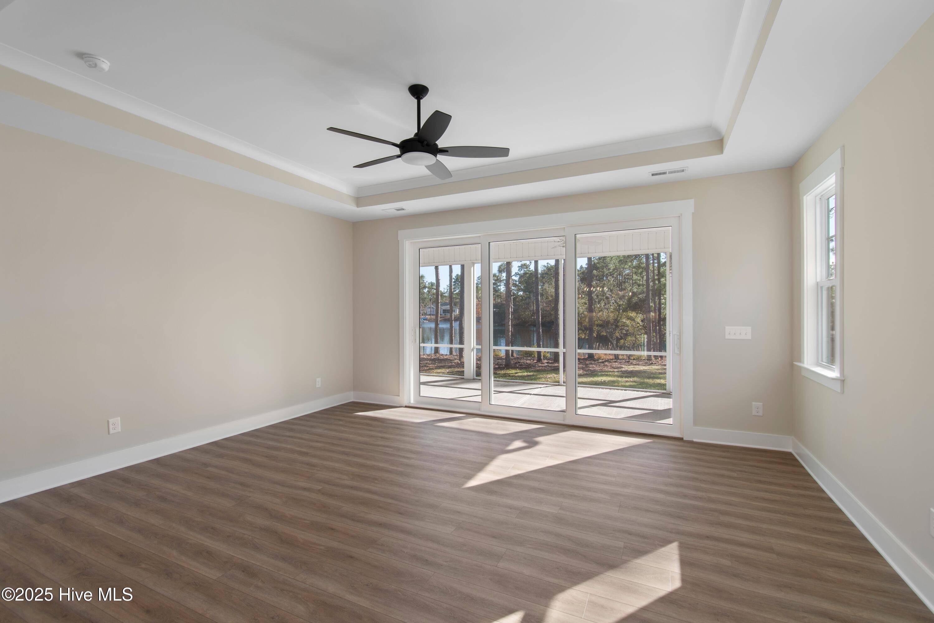 100520444 | Photo 27