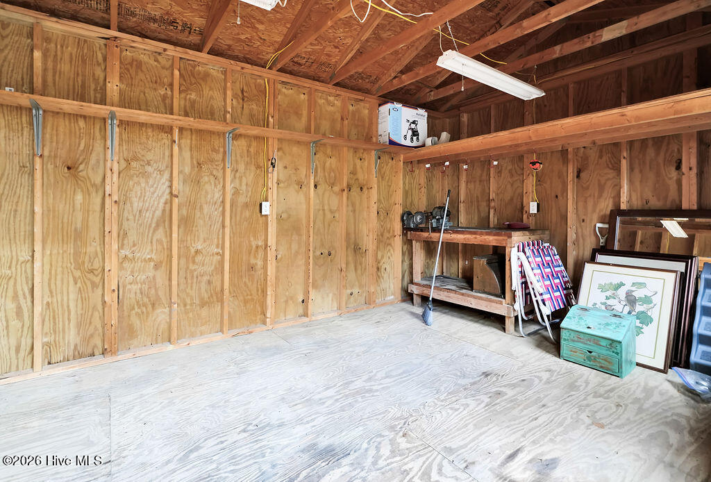 100560144 | Photo 39