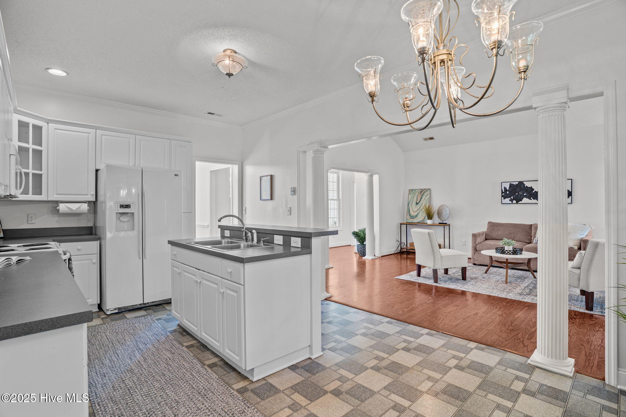 100511511 | Photo 16