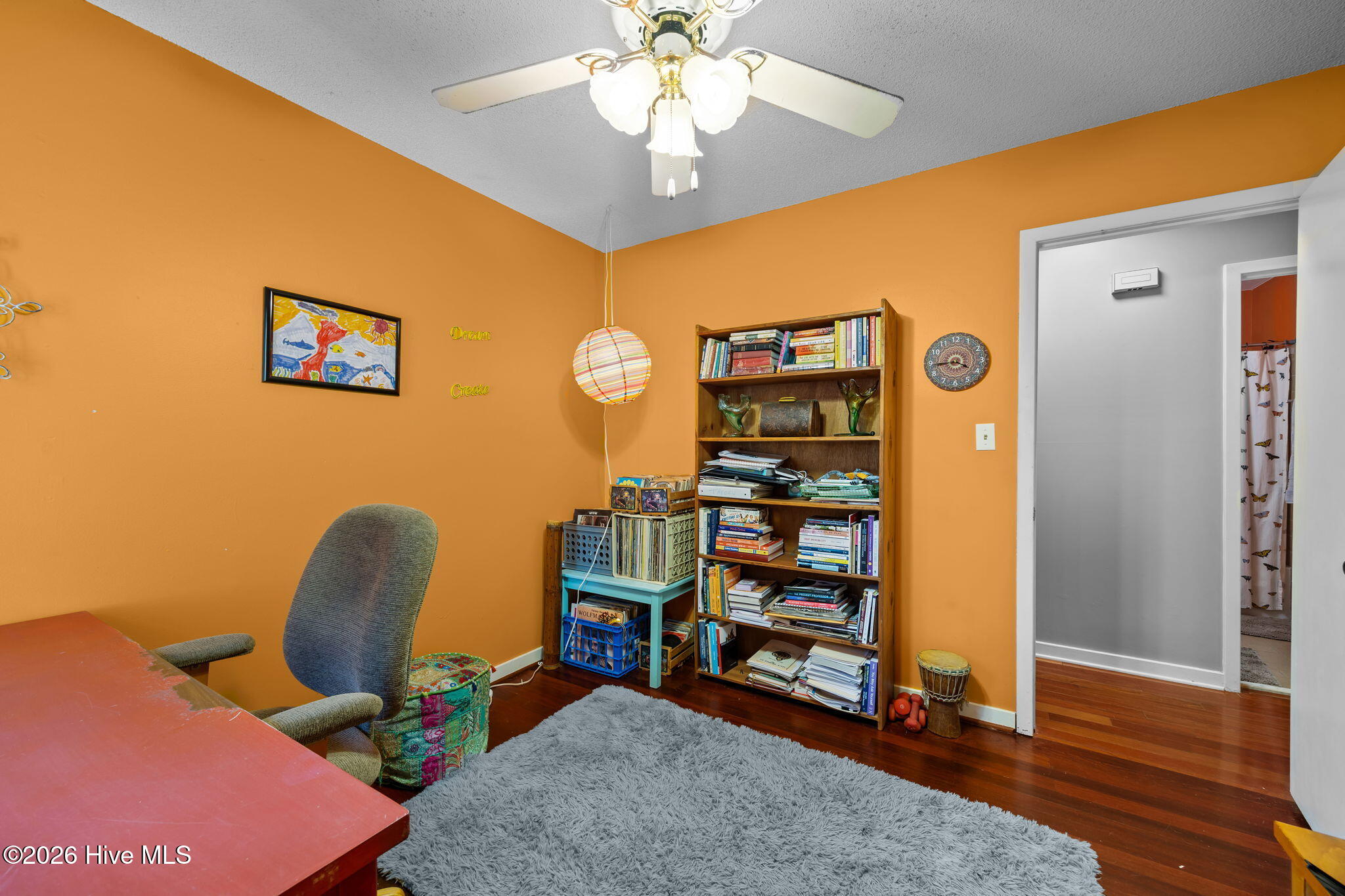 100552337 | Photo 26