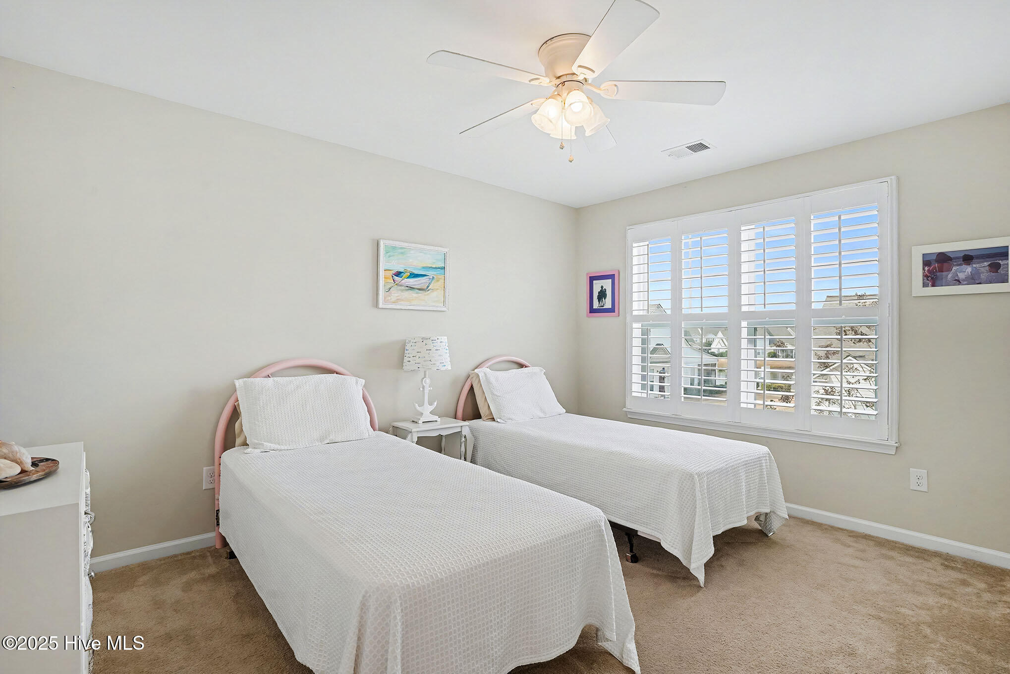 100545929 | Photo 33