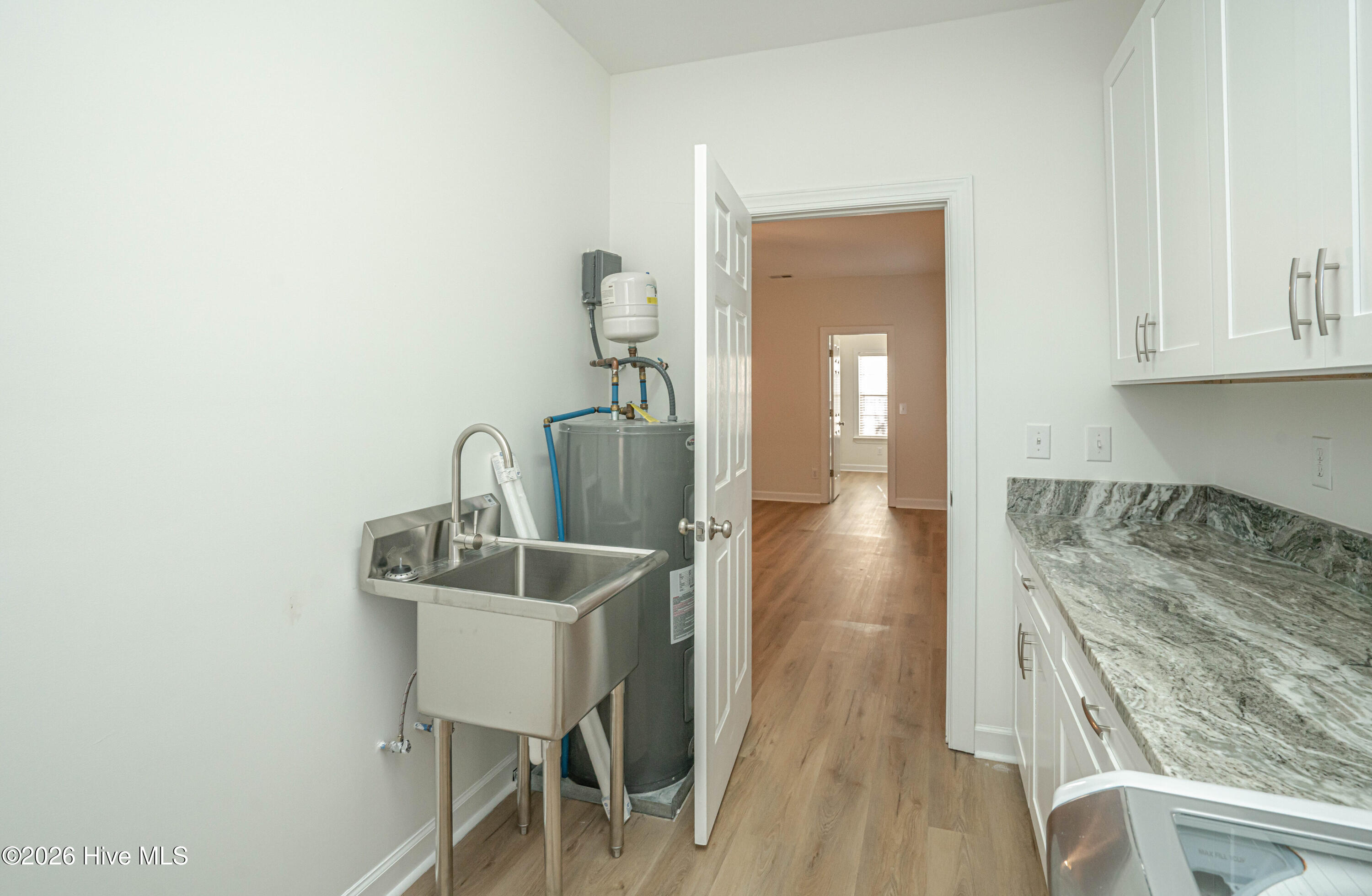 100553430 | Photo 49