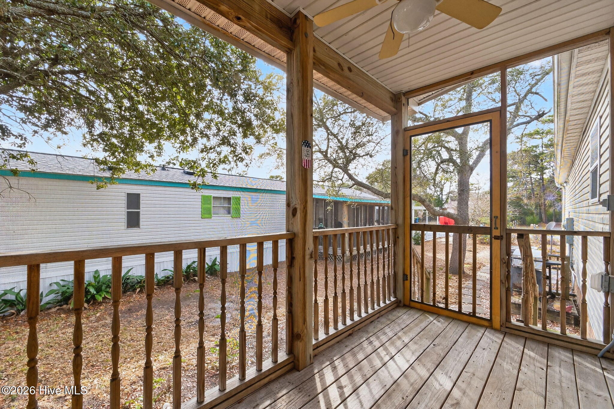 100557070 | Photo 36