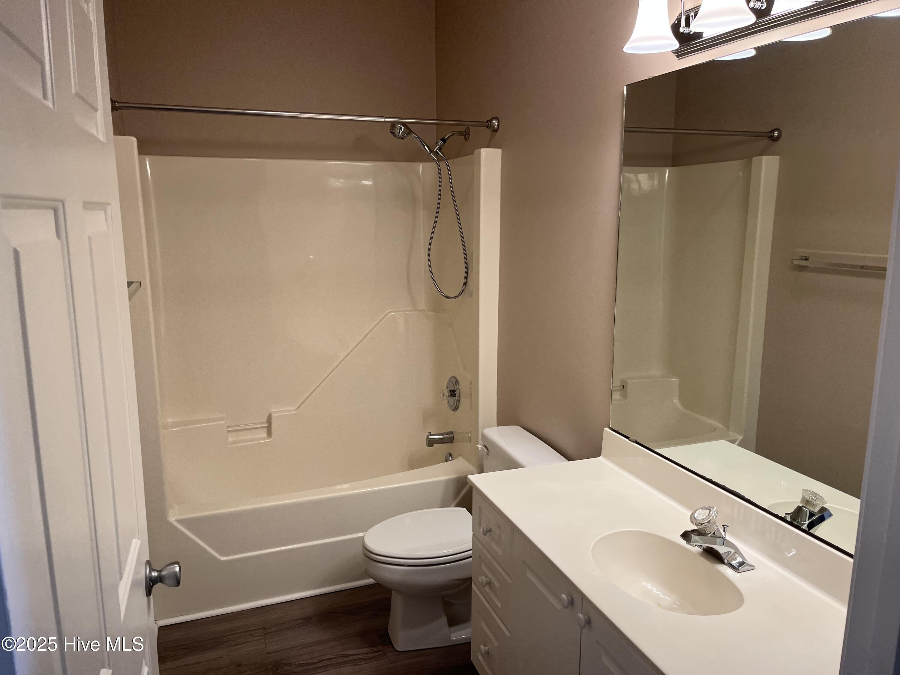 100537070 | Photo 12