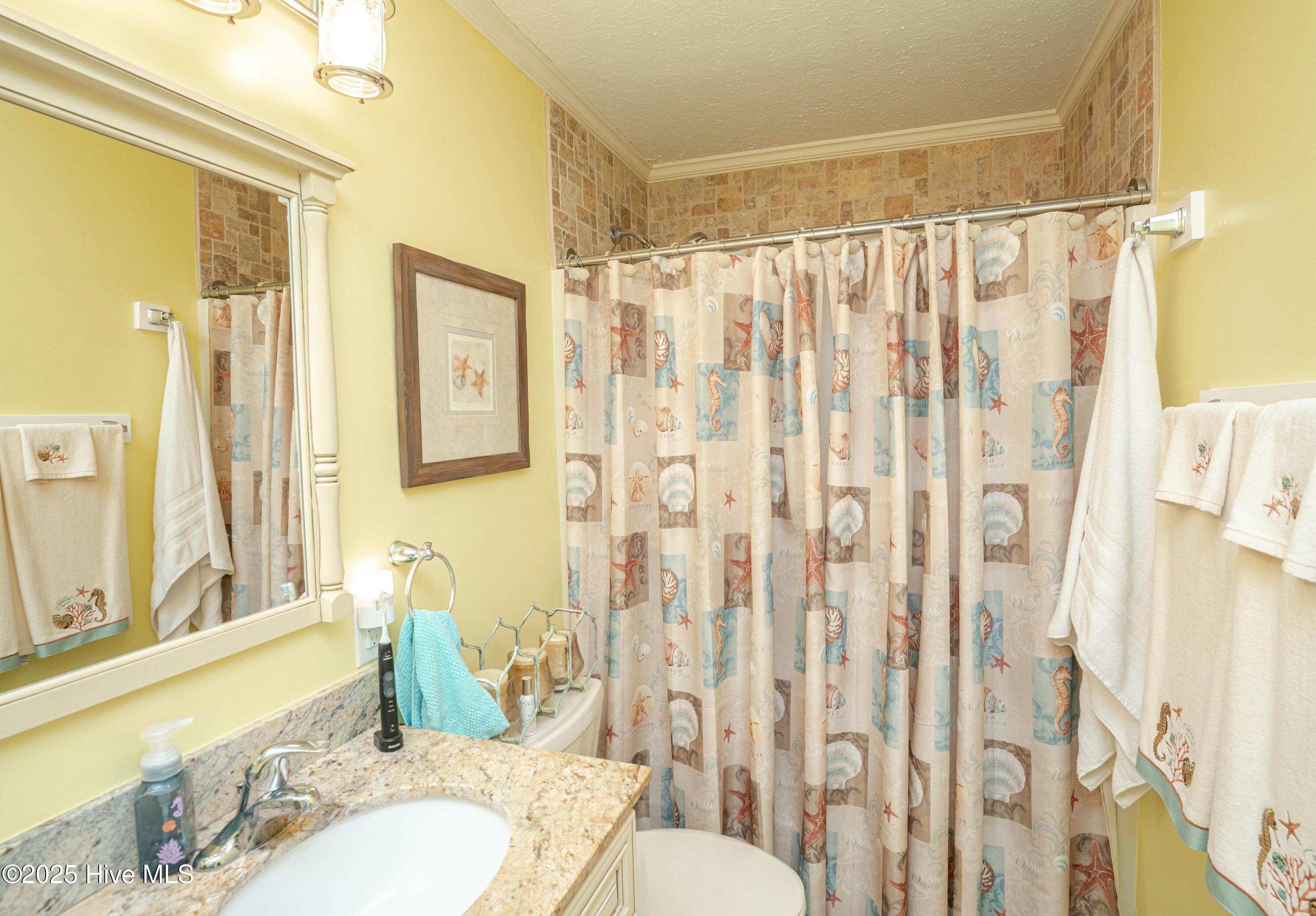 100502250 | Photo 32