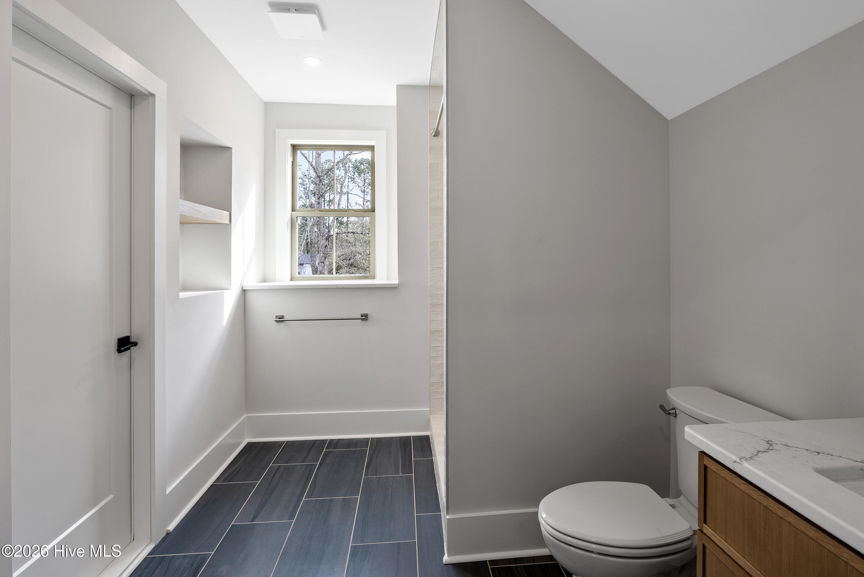 100552091 | Photo 34