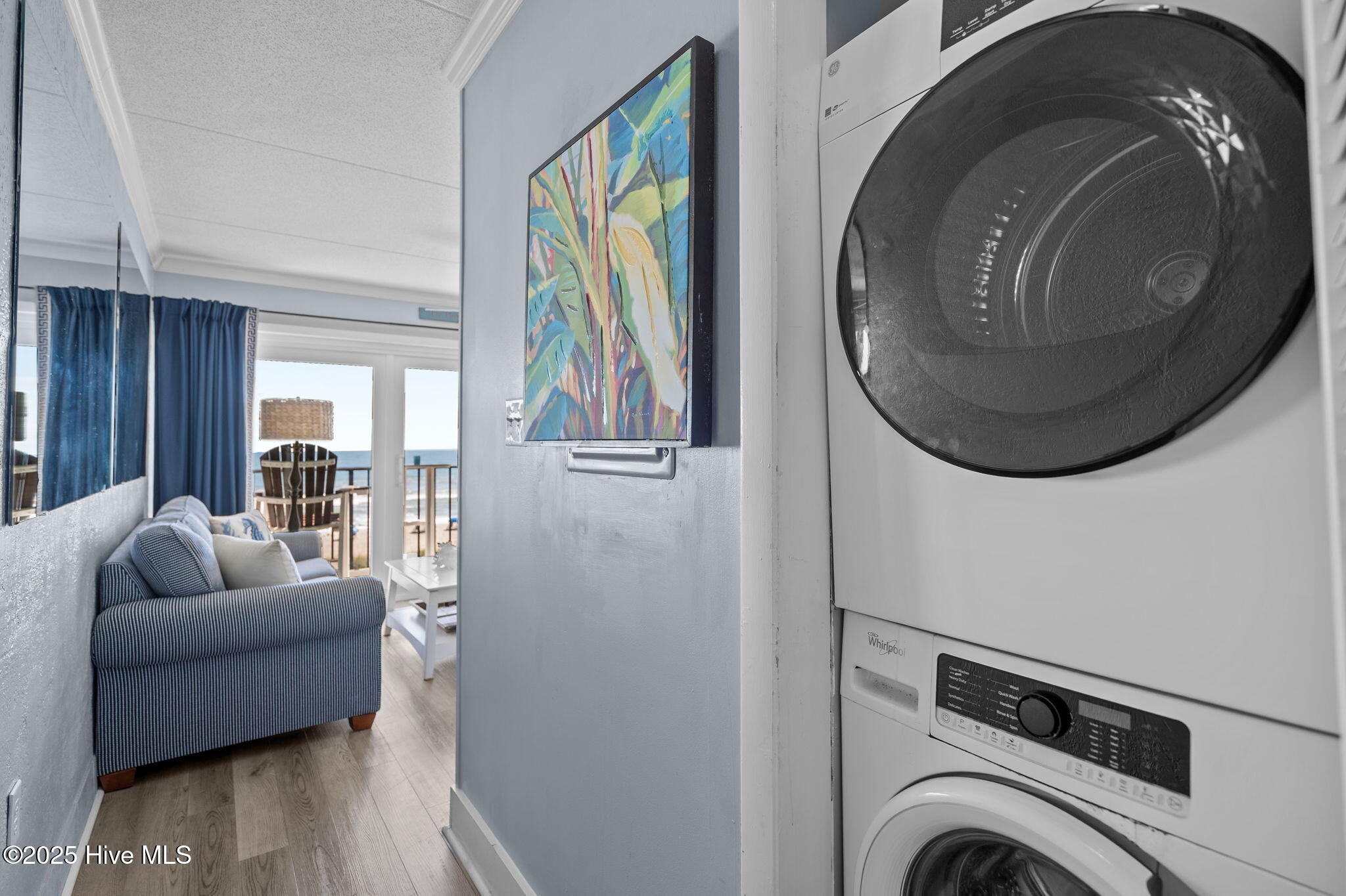 100535263 | Photo 33