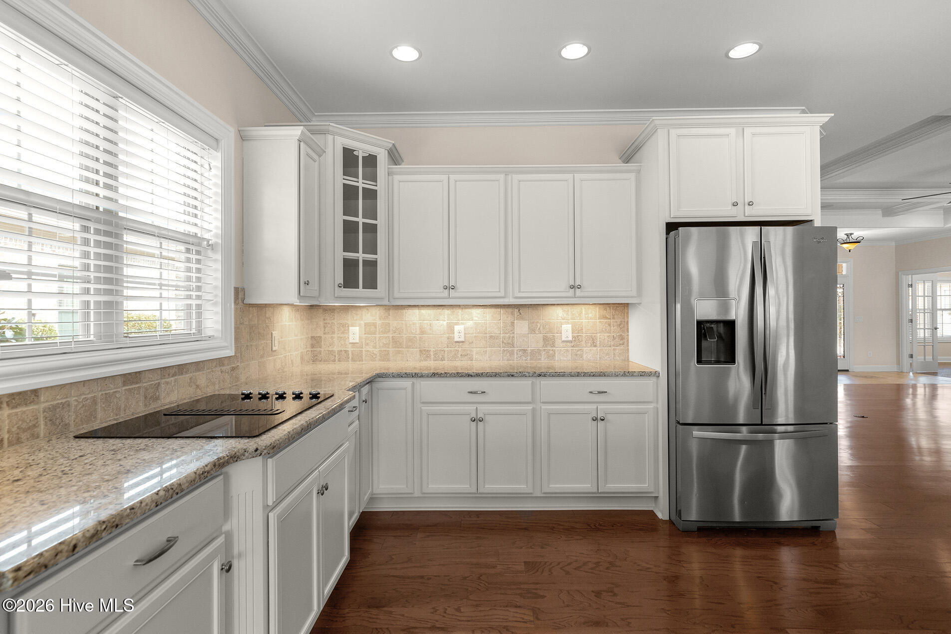 100556141 | Photo 18