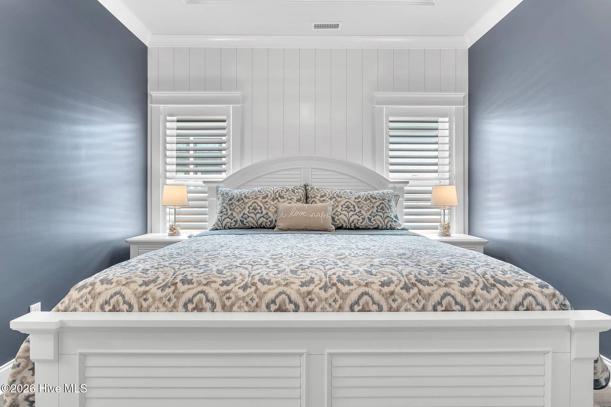 100558345 | Photo 89