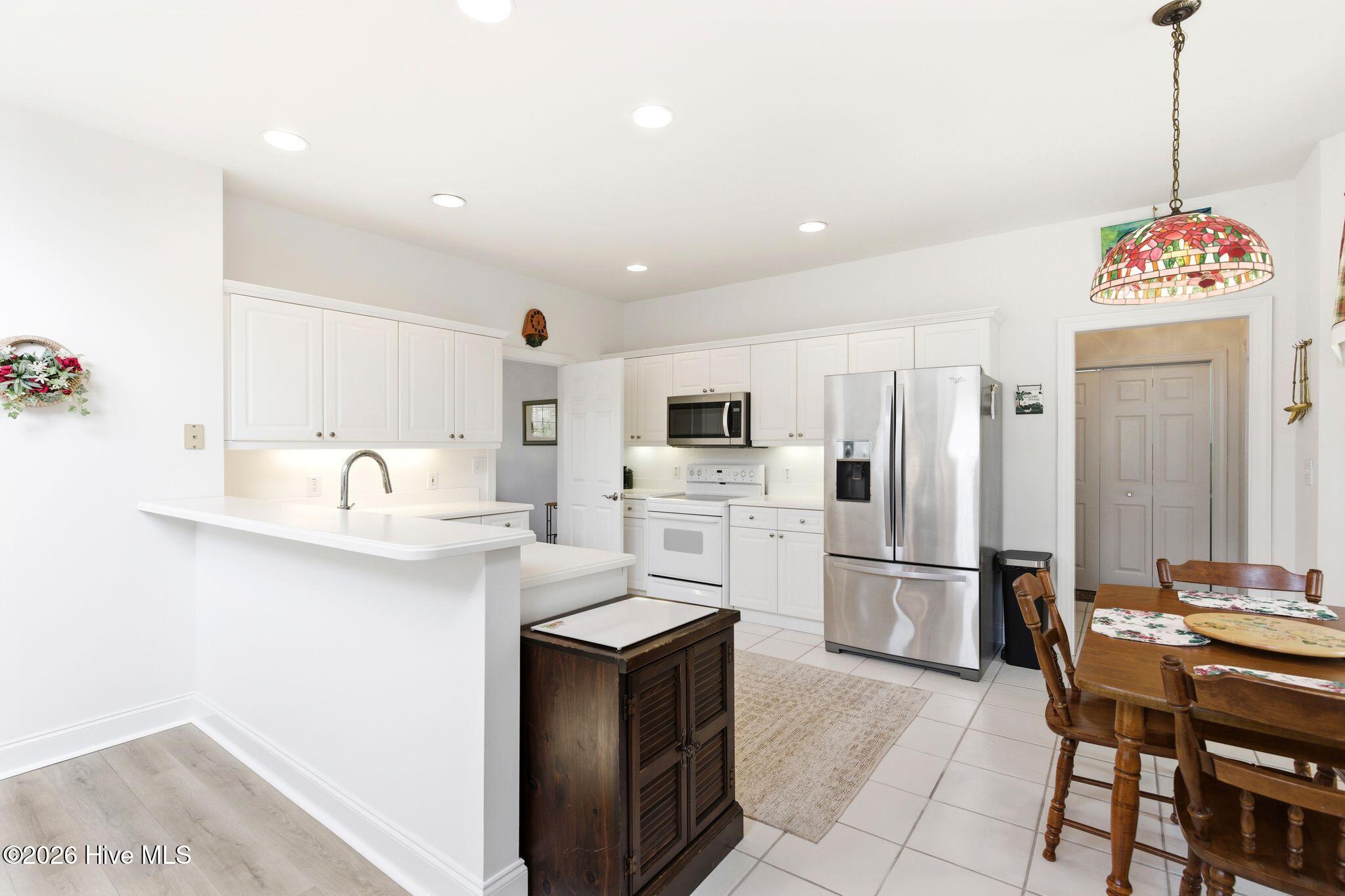 100564291 | Photo 19