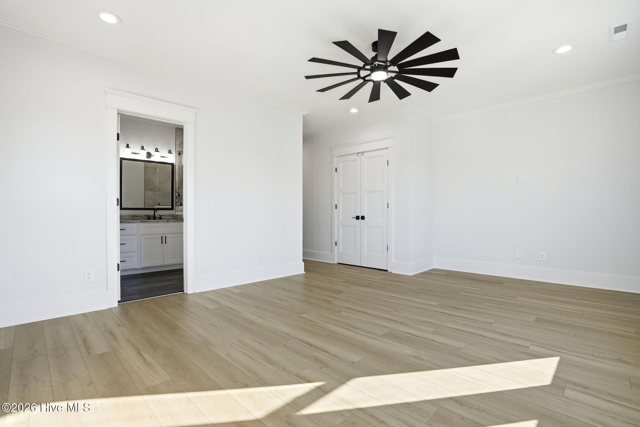 100554996 | Photo 61