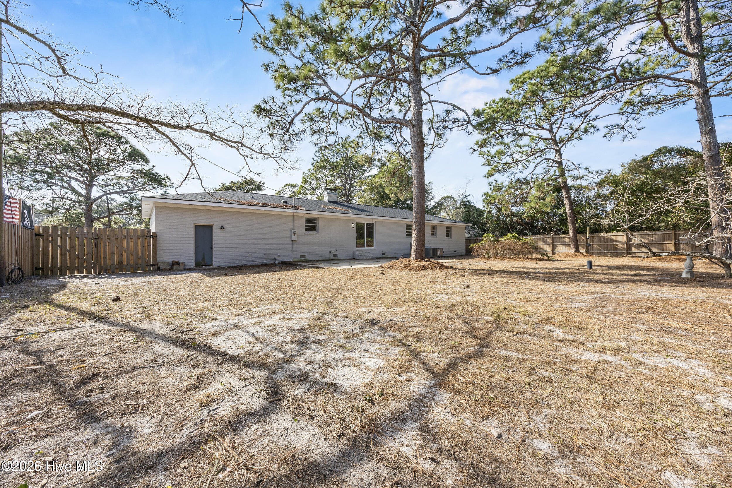 100548079 | Photo 41