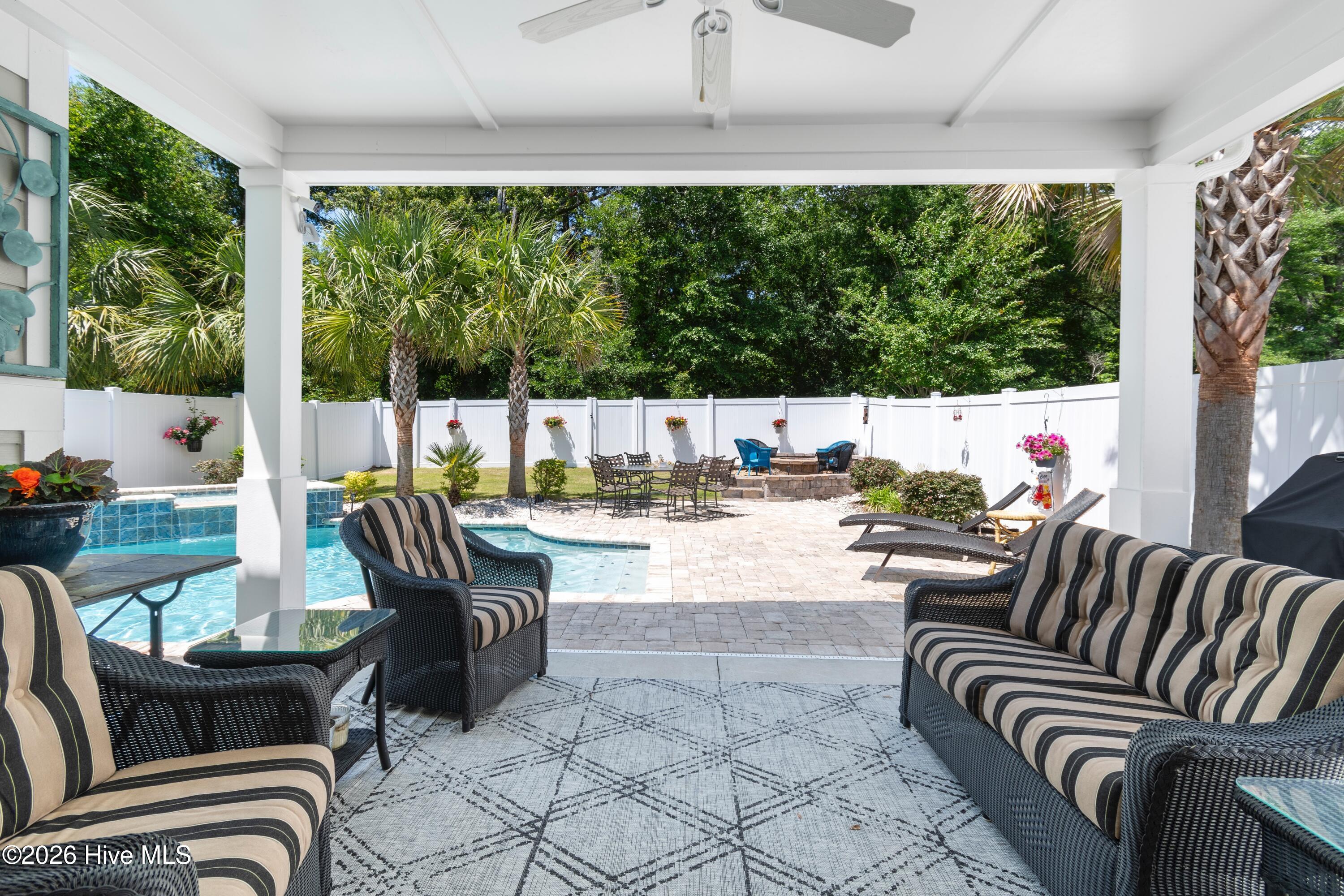 100561295 | Photo 34