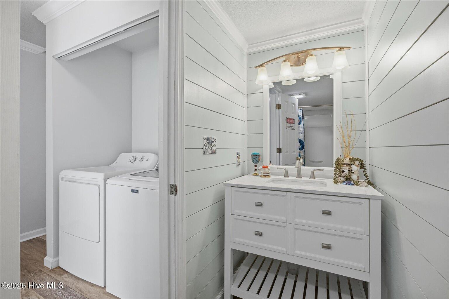 100570154 | Photo 57