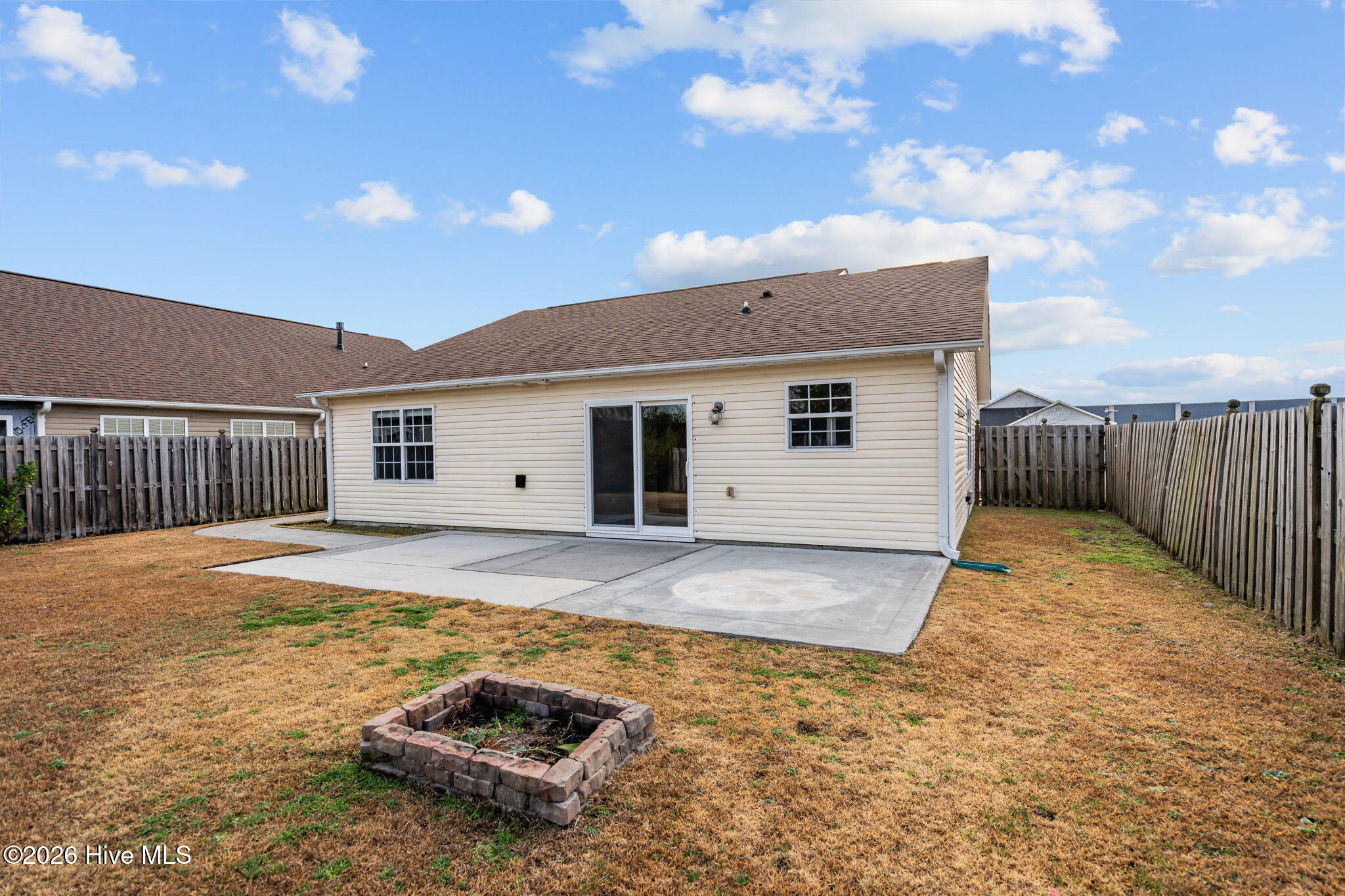 100548271 | Photo 30