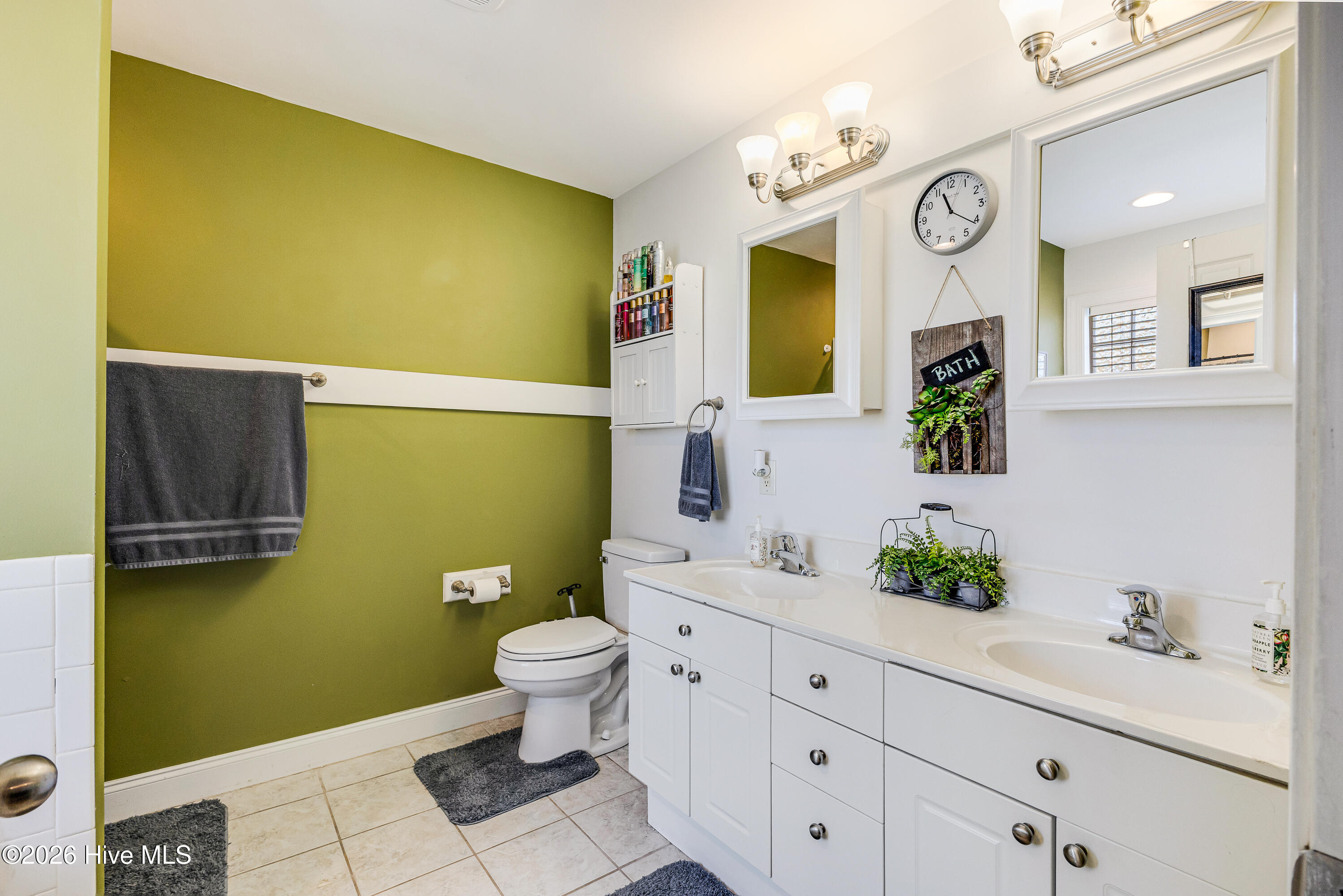 100559494 | Photo 14