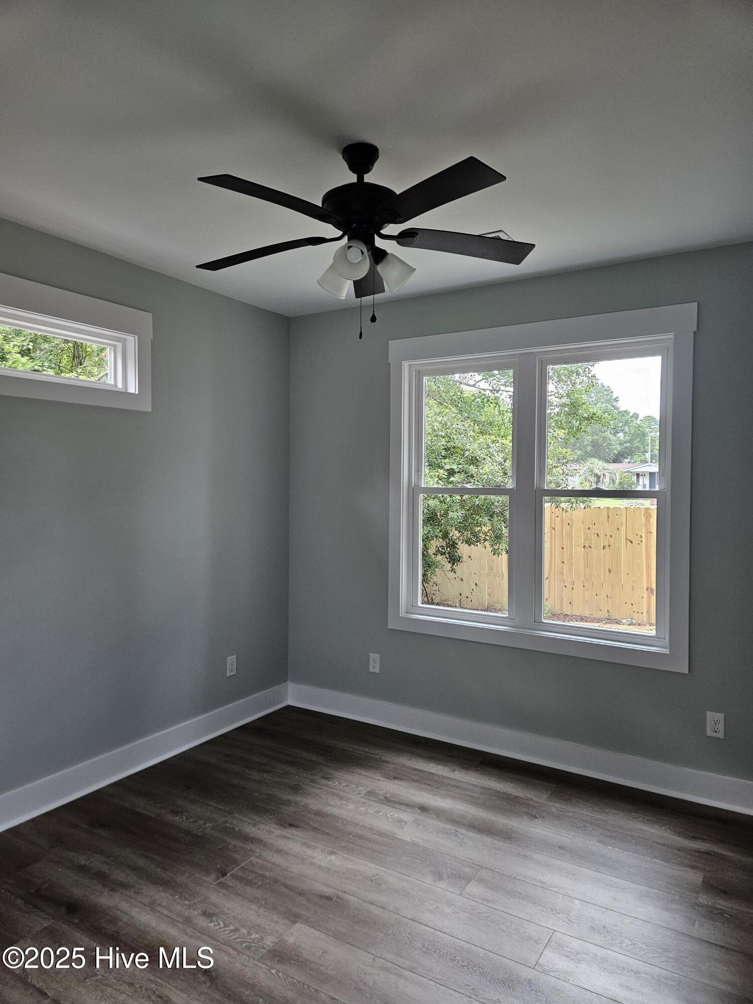 100515025 | Photo 13