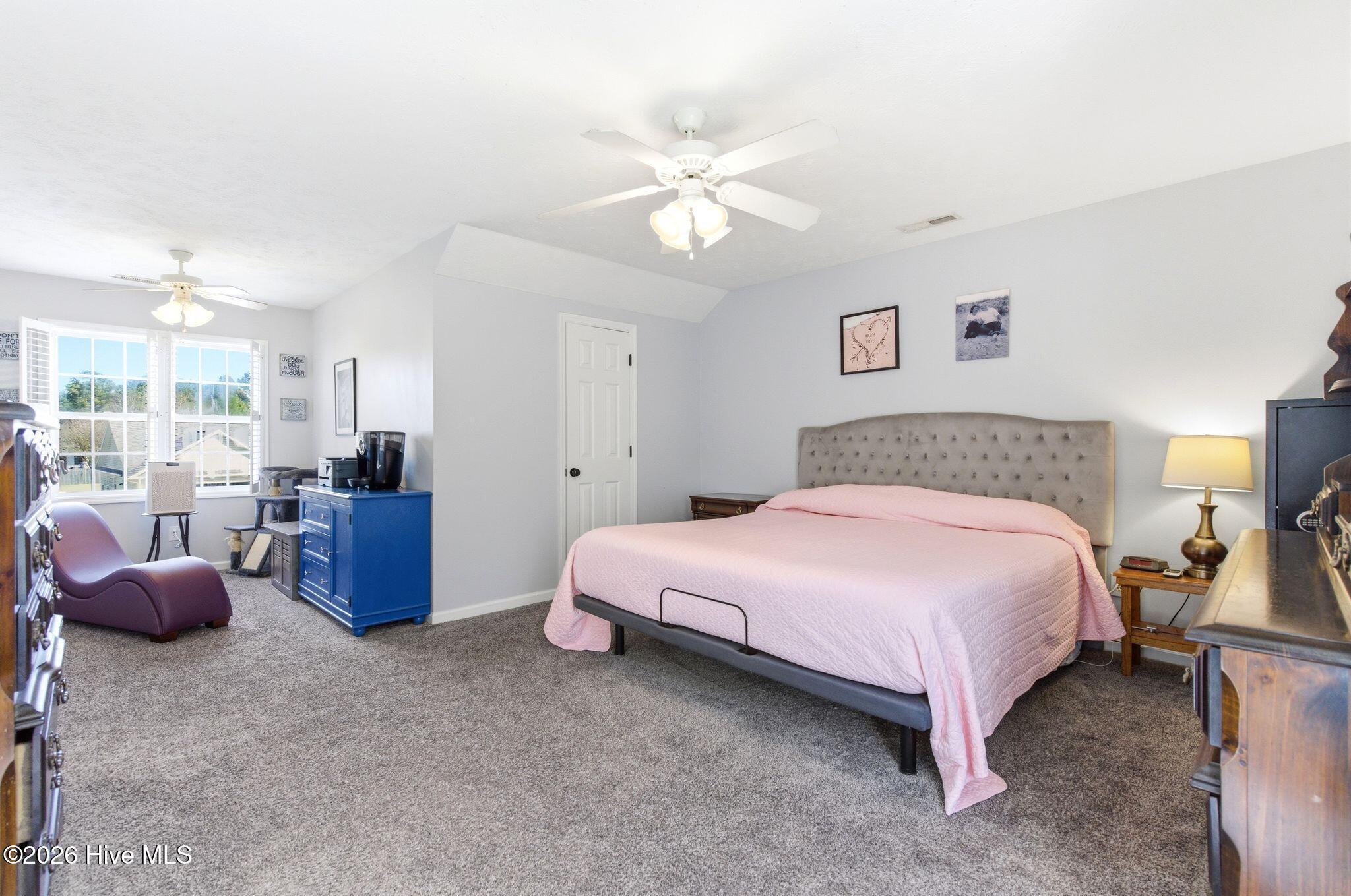 100561408 | Photo 34