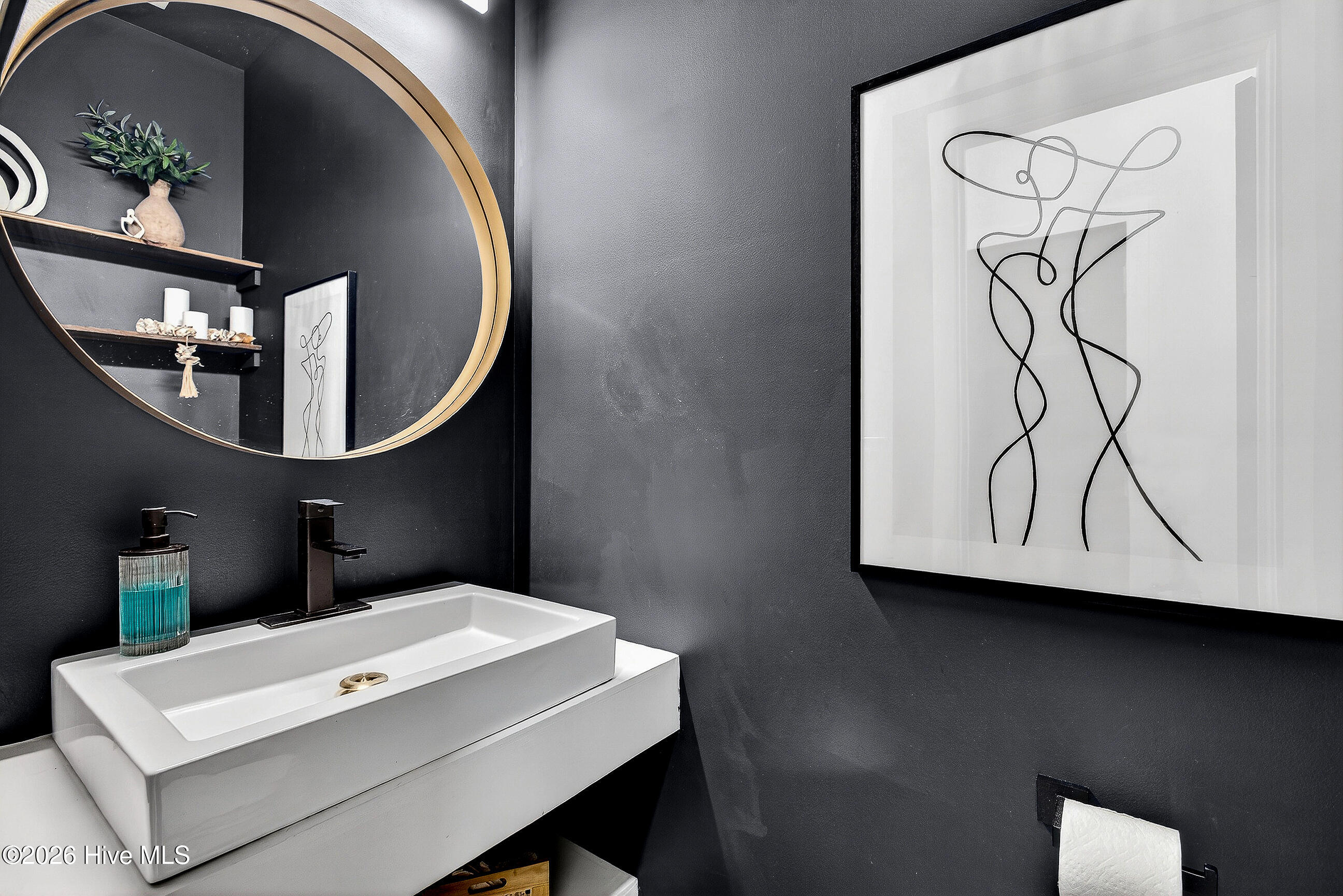 100548948 | Photo 16