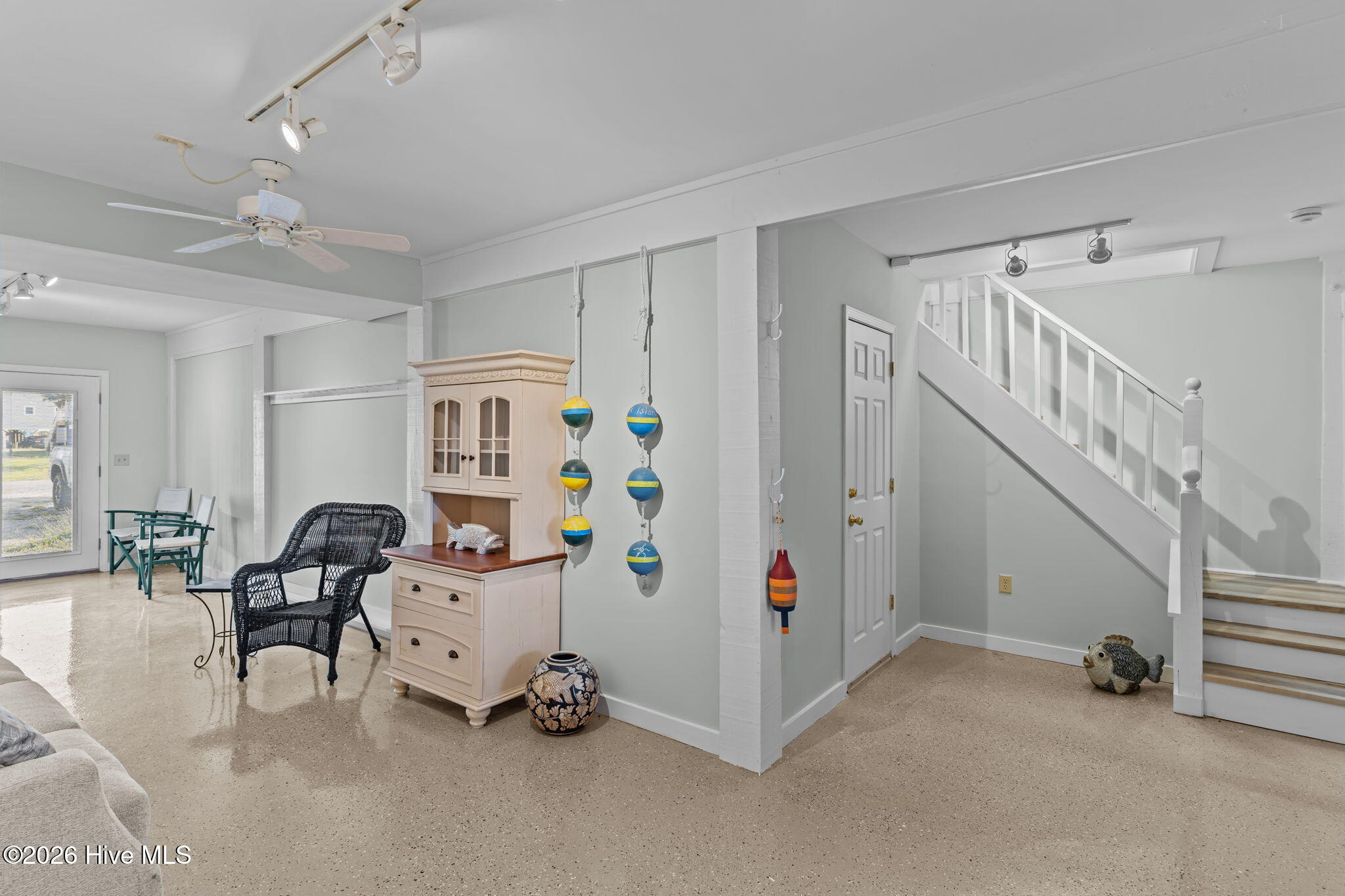 100553144 | Photo 56