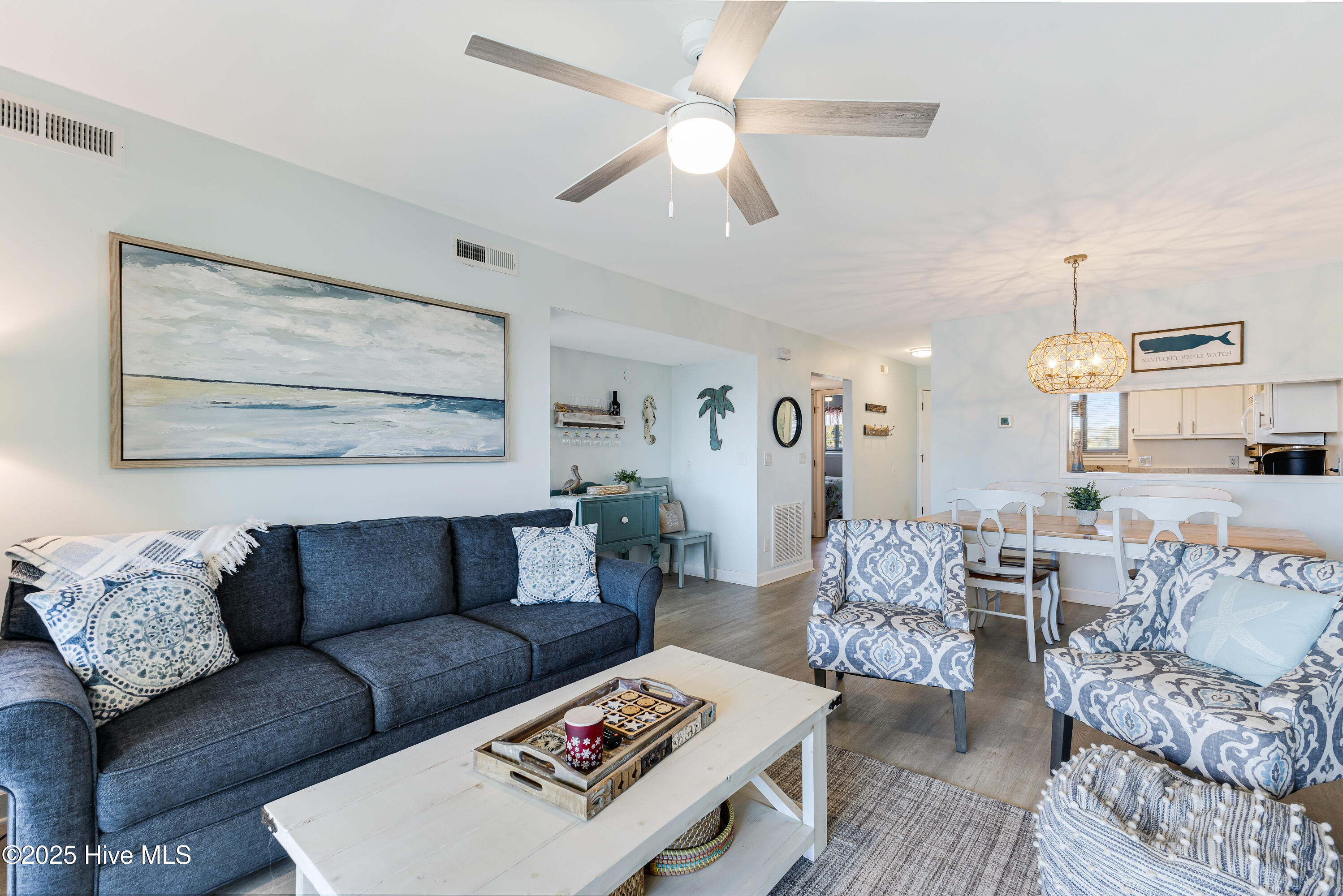 100545293 | Photo 24