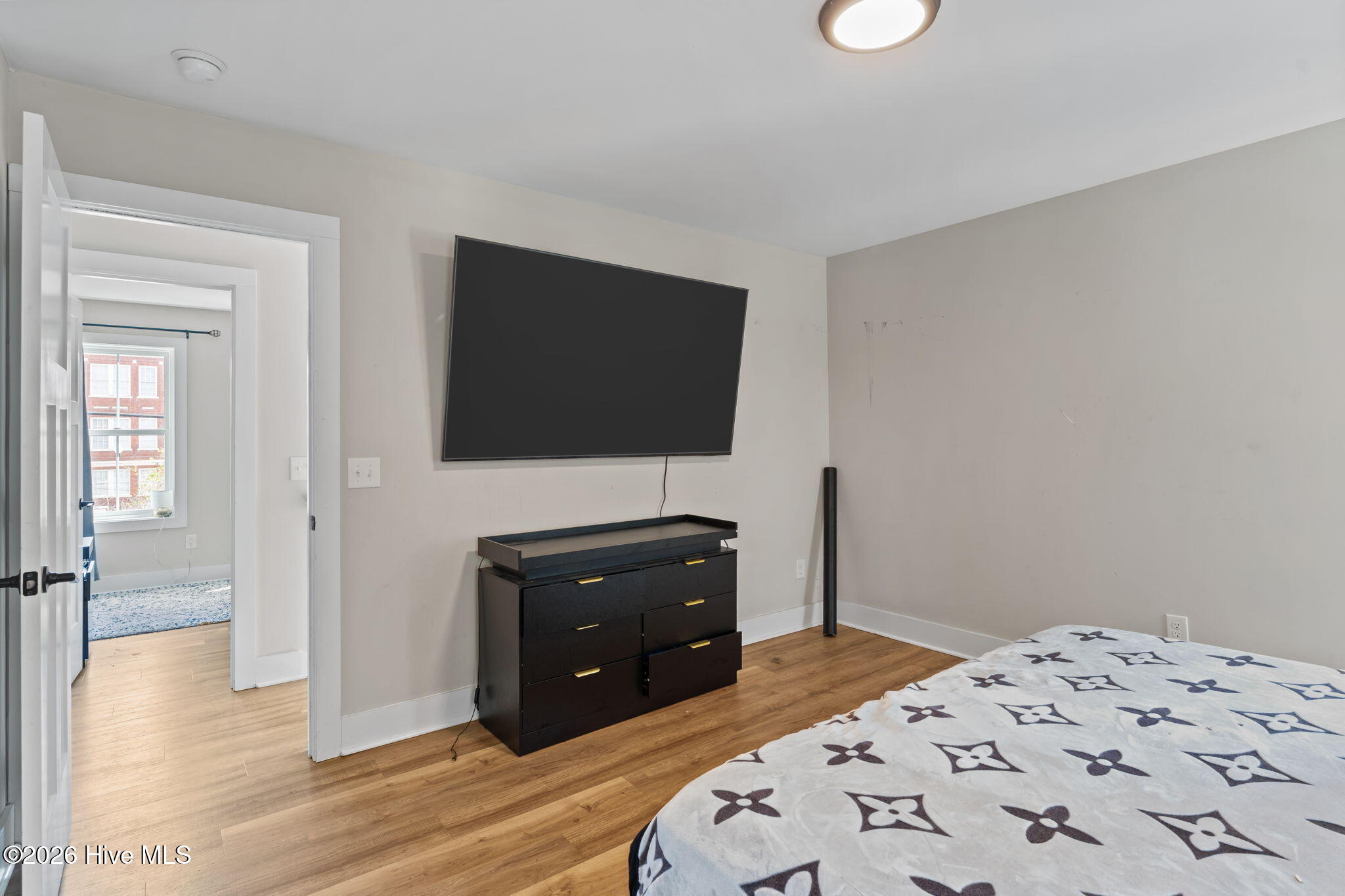 100556827 | Photo 23