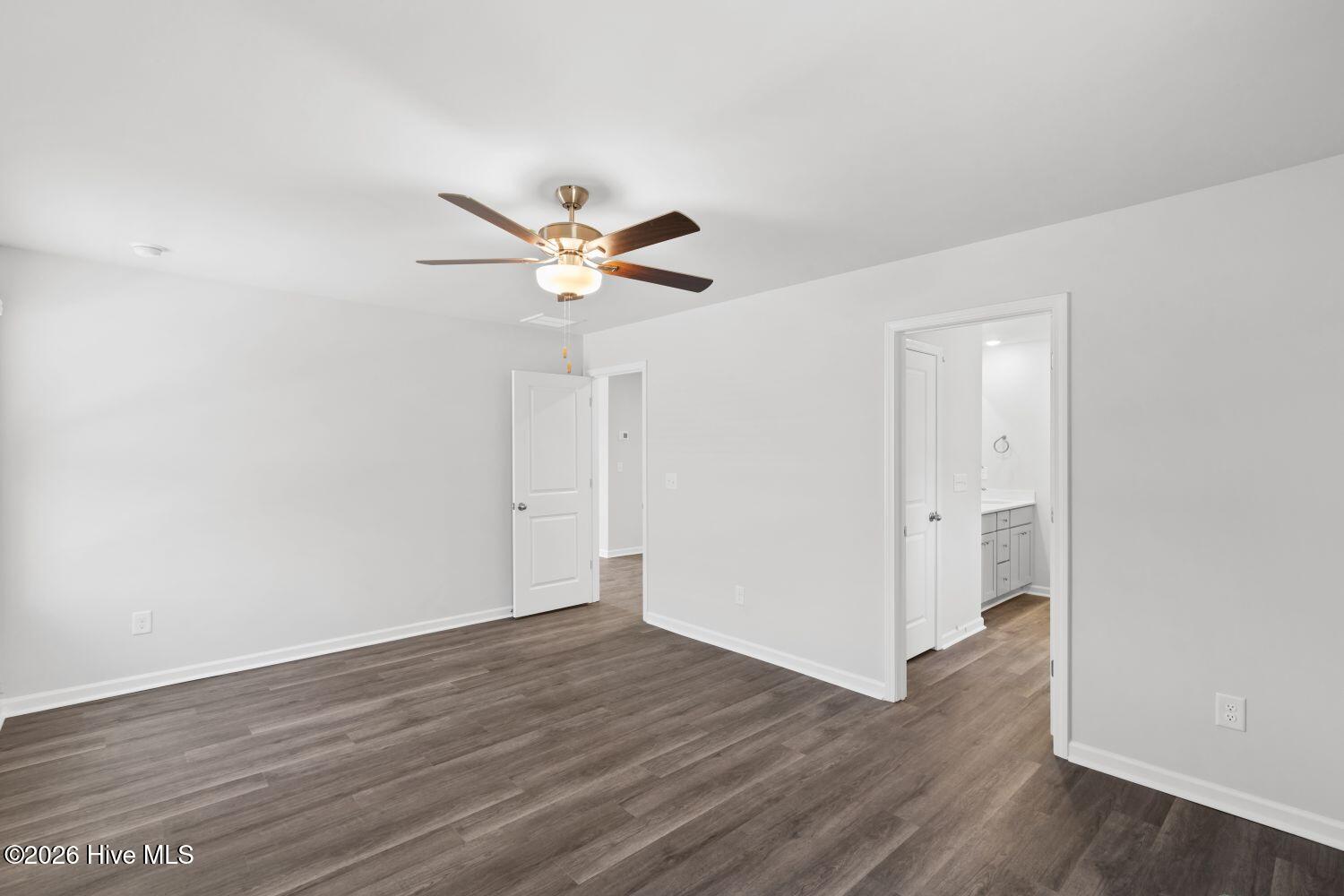 100535209 | Photo 24