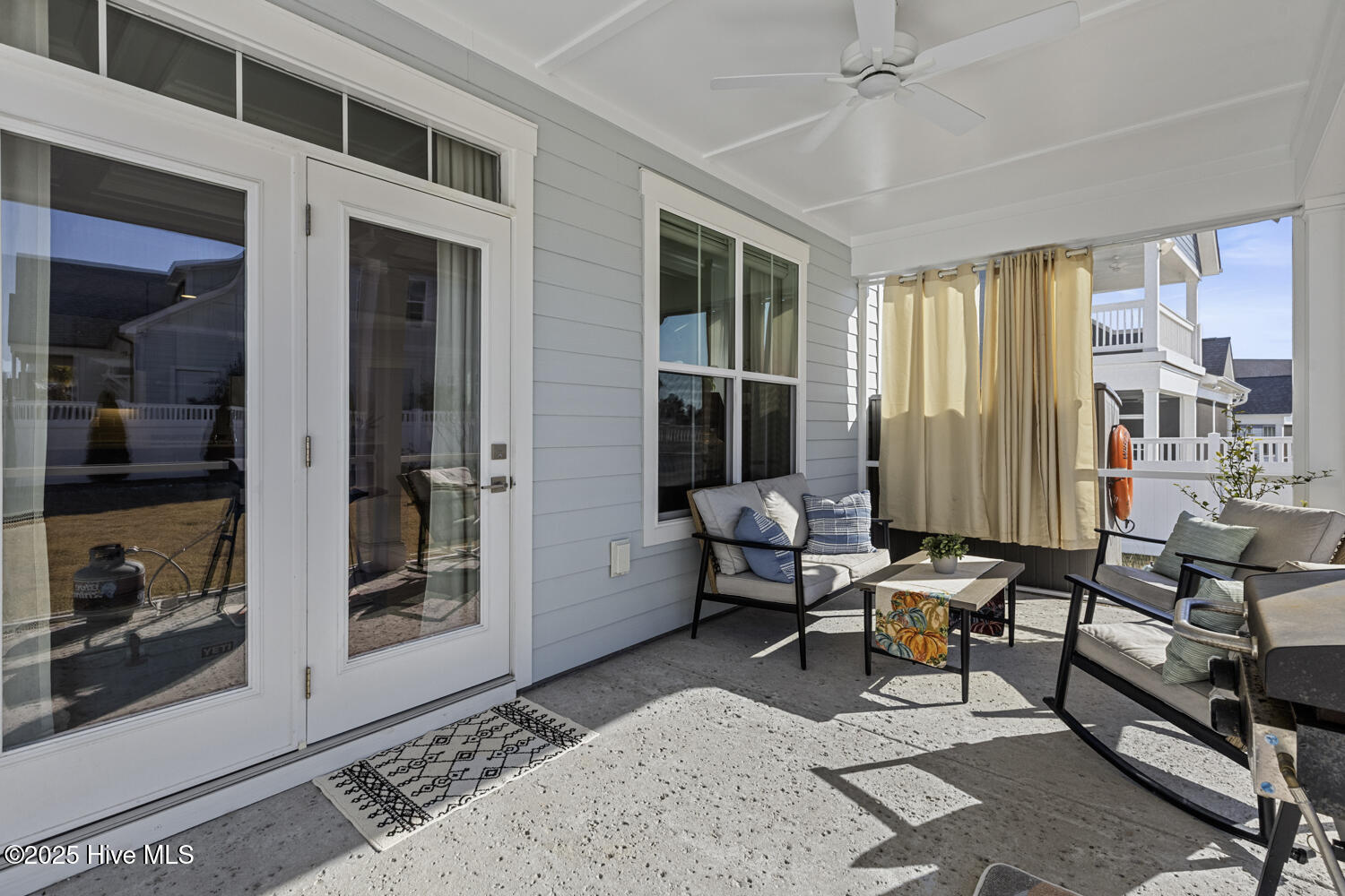 100545197 | Photo 62